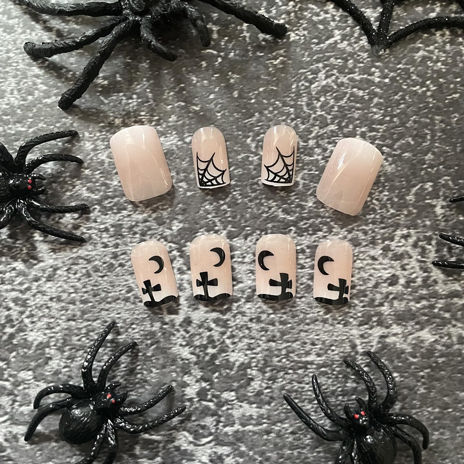 Uñas cortas a presión para Halloween, uñas postizas cuadradas negras nude, degradado, con telaraña, calabaza, luna, tumba con lindos diseños de
