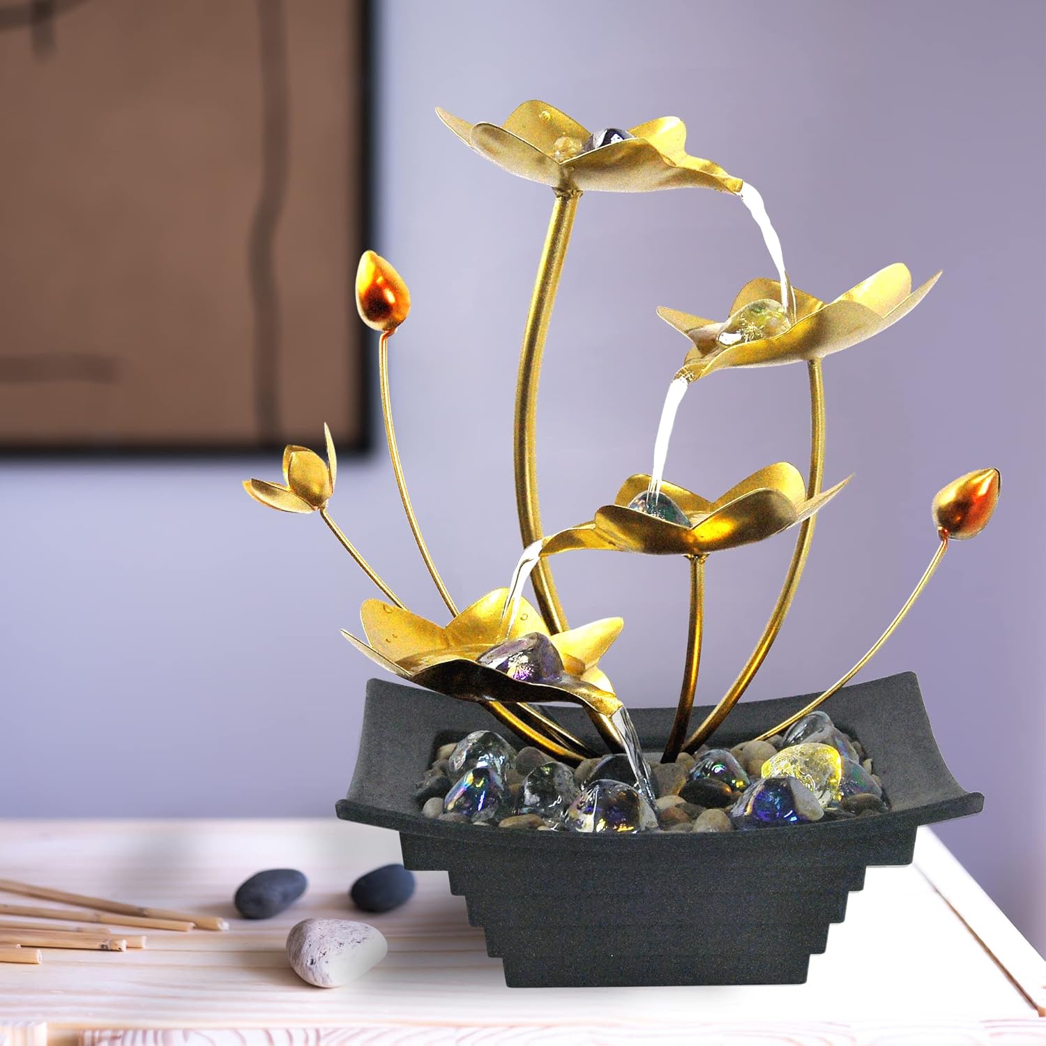 Fuente de mesa de hoja de loto para interiores de 4 niveles, mini cascada de relajación para decoración de habitaciones, fuente de agua con rocas de