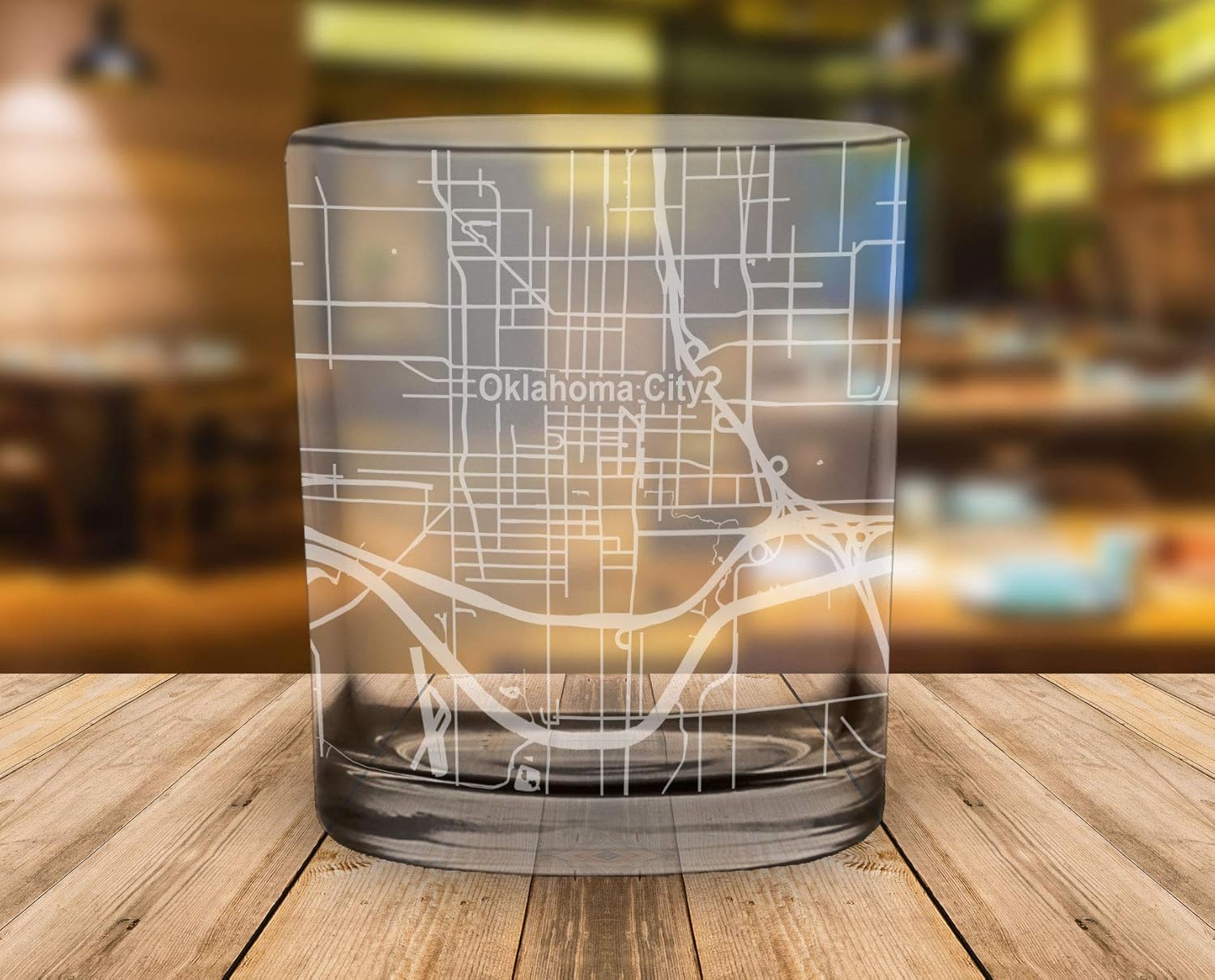 Vaso de whisky con el mapa de la ciudad de Oklahoma