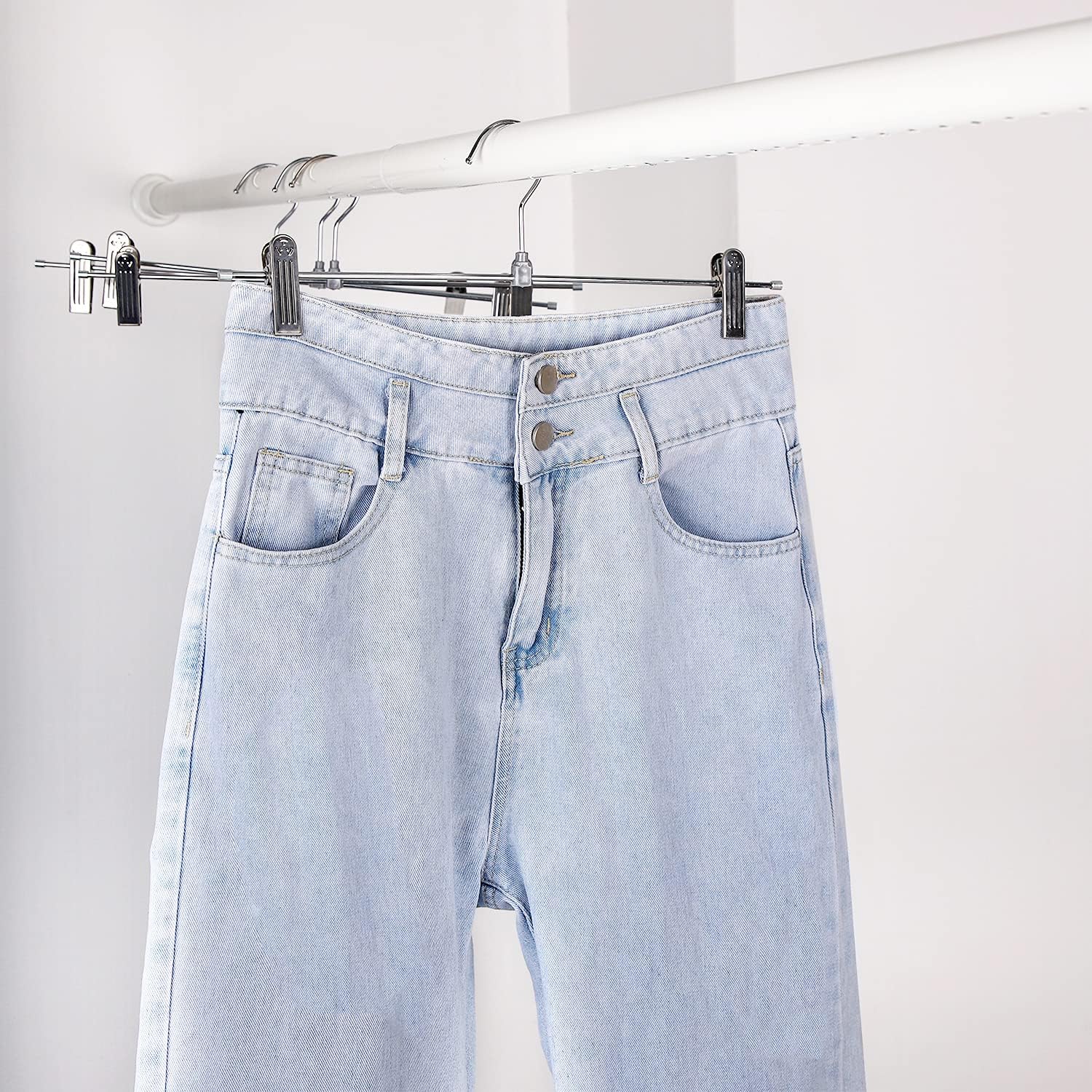 GoodtoU Perchas para pantalones con clips, paquete de 20 perchas para faldas, perchas de metal ajustables con clips antideslizantes