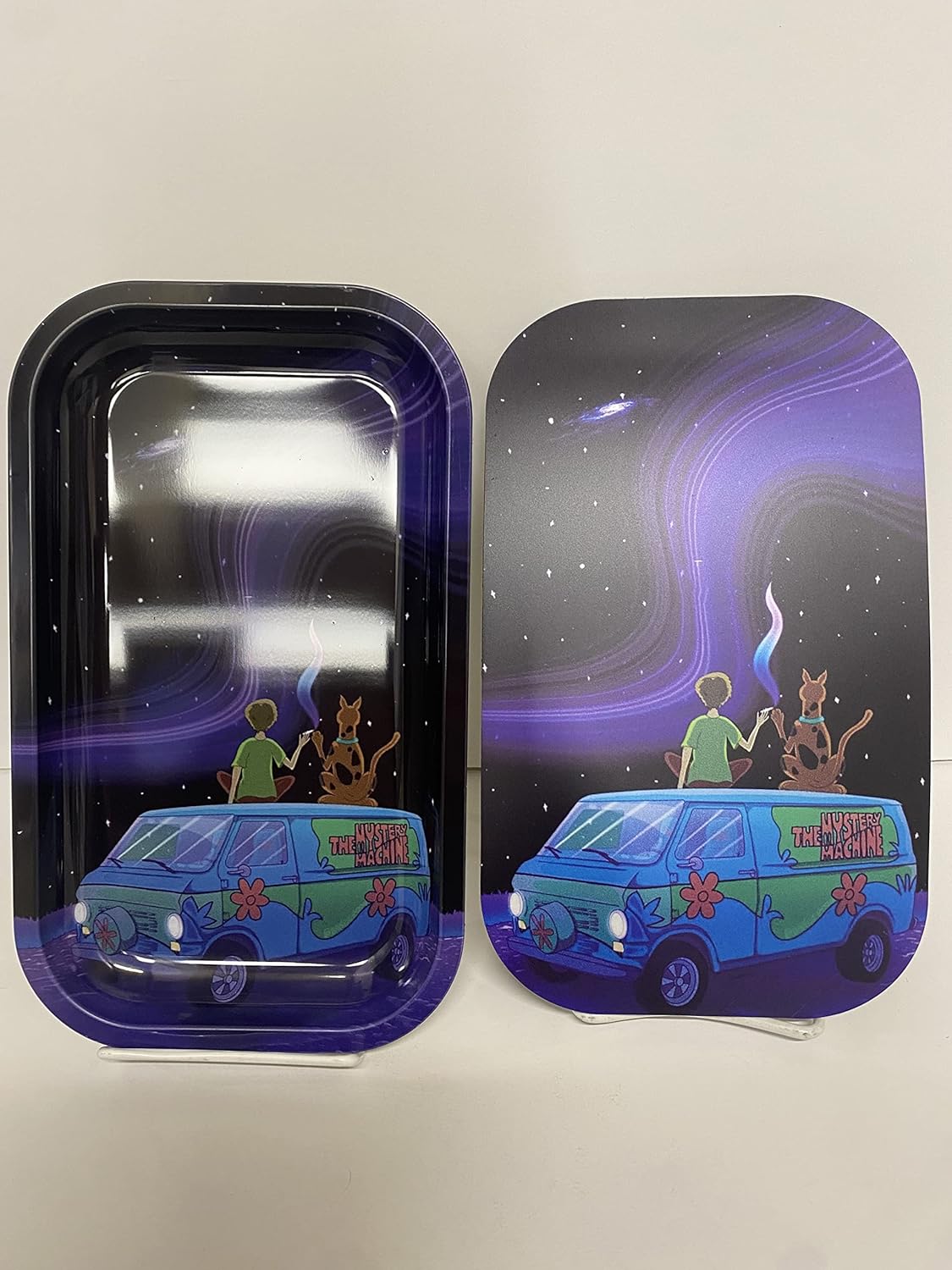 Bandeja de tabaco con ruedas de metal, cenicero, tamaño mediano de 10.0 x 6.0 in Scooby impreso en 3D, incluye tapa magnética, cubierta lanuda (HT10)
