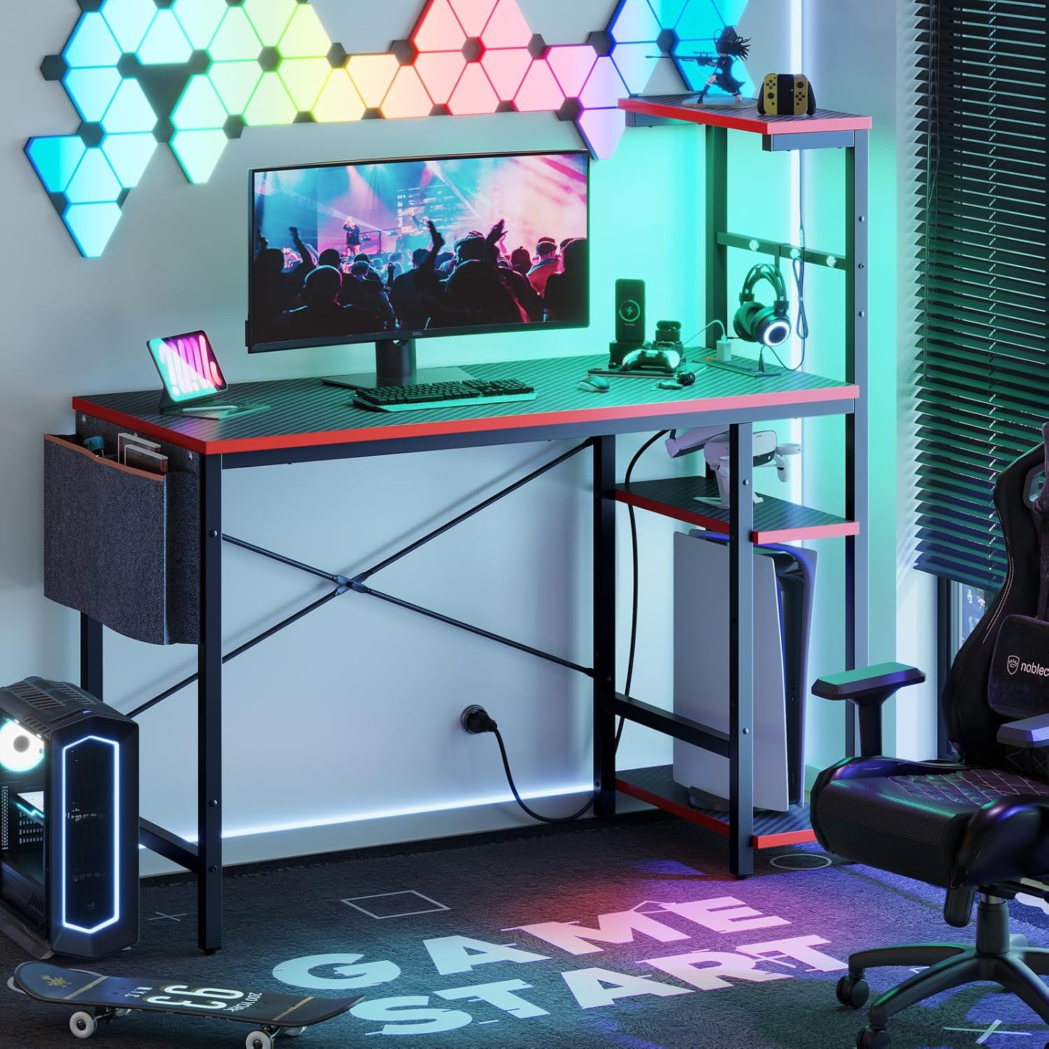 Bestier Escritorio para juegos con tomas de corriente, escritorio LED de 44 pulgadas con estantes reversibles de 4 niveles, mesa de juegos de PC con