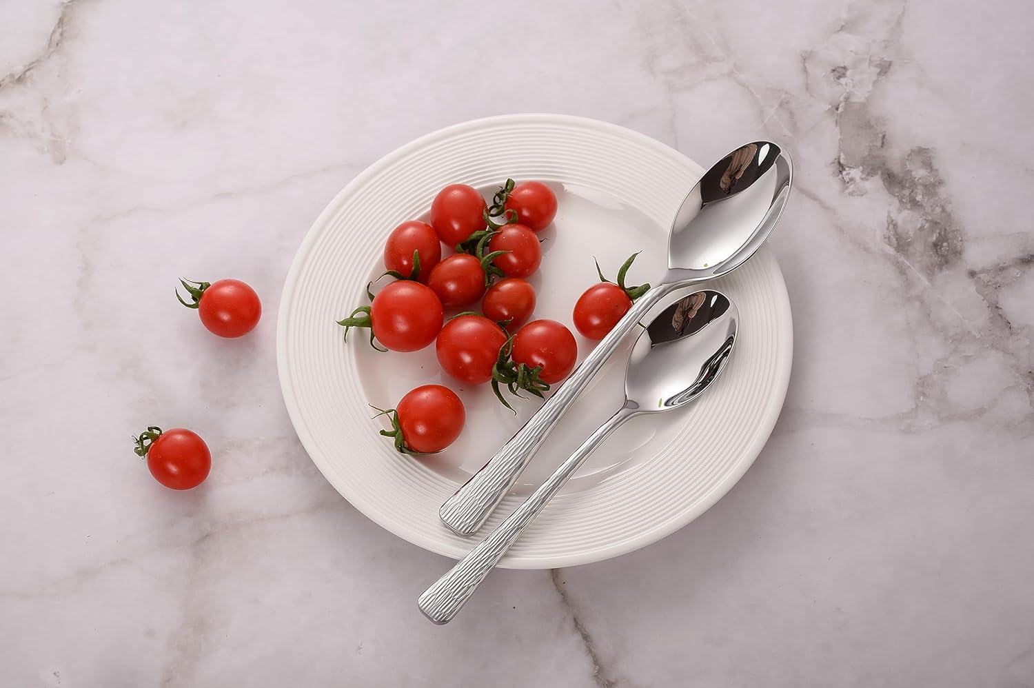 KINGSTONE Juego de 4 cucharas de cena de acero inoxidable 1810, cucharas de metal martillado de 8 pulgadas para el hogar, cocina o restaurante, no