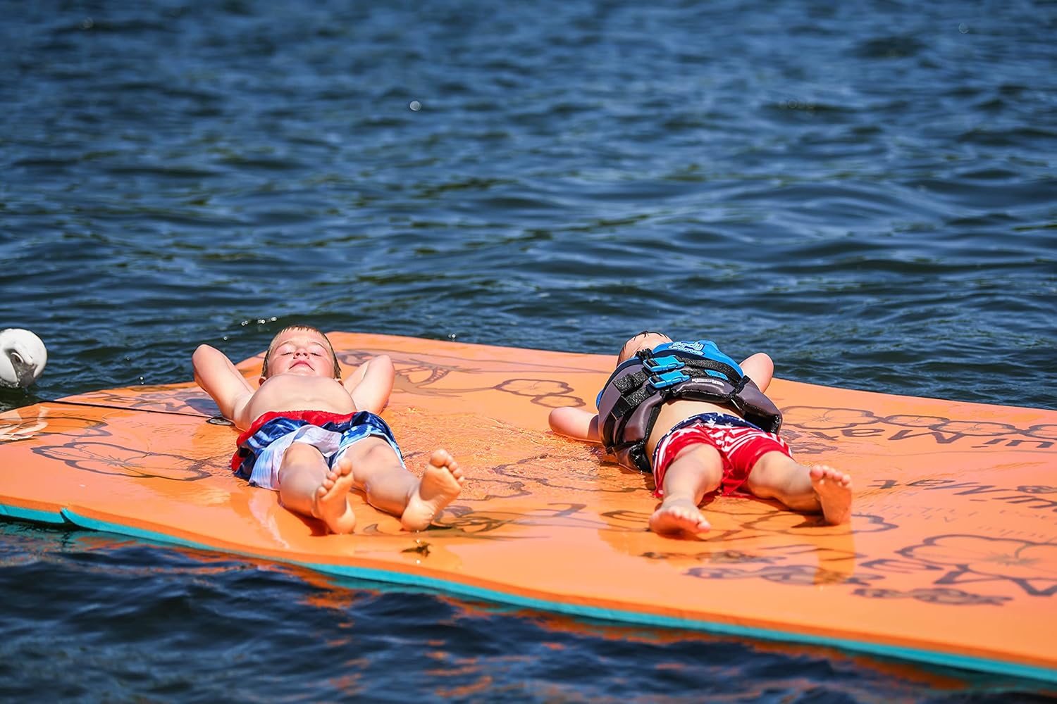 Almohadilla de agua flotante (6 x 20 pies) patentada de 2 capas FlexCore verdenaranja de espuma, flota 1,650 libras o 11 adultos, MM20, fabricada en