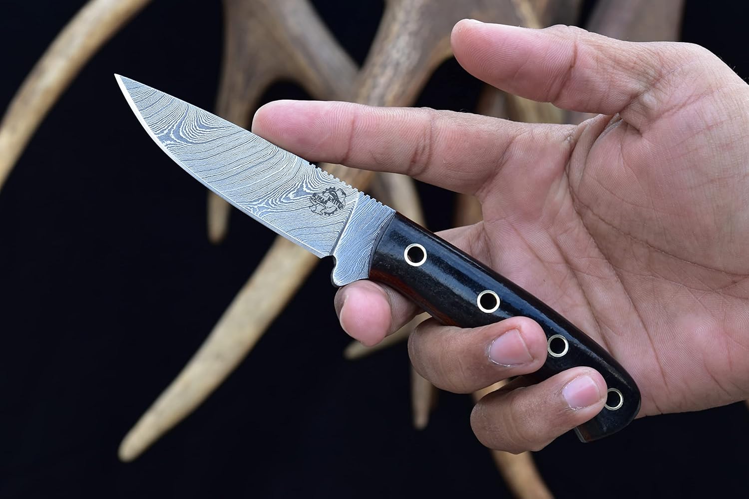 Knives Ranch Cuchillo utilitario EDC hecho a mano de acero de Damasco  Espiga completa  Mango de micarta de arpillera  Funda resistente para