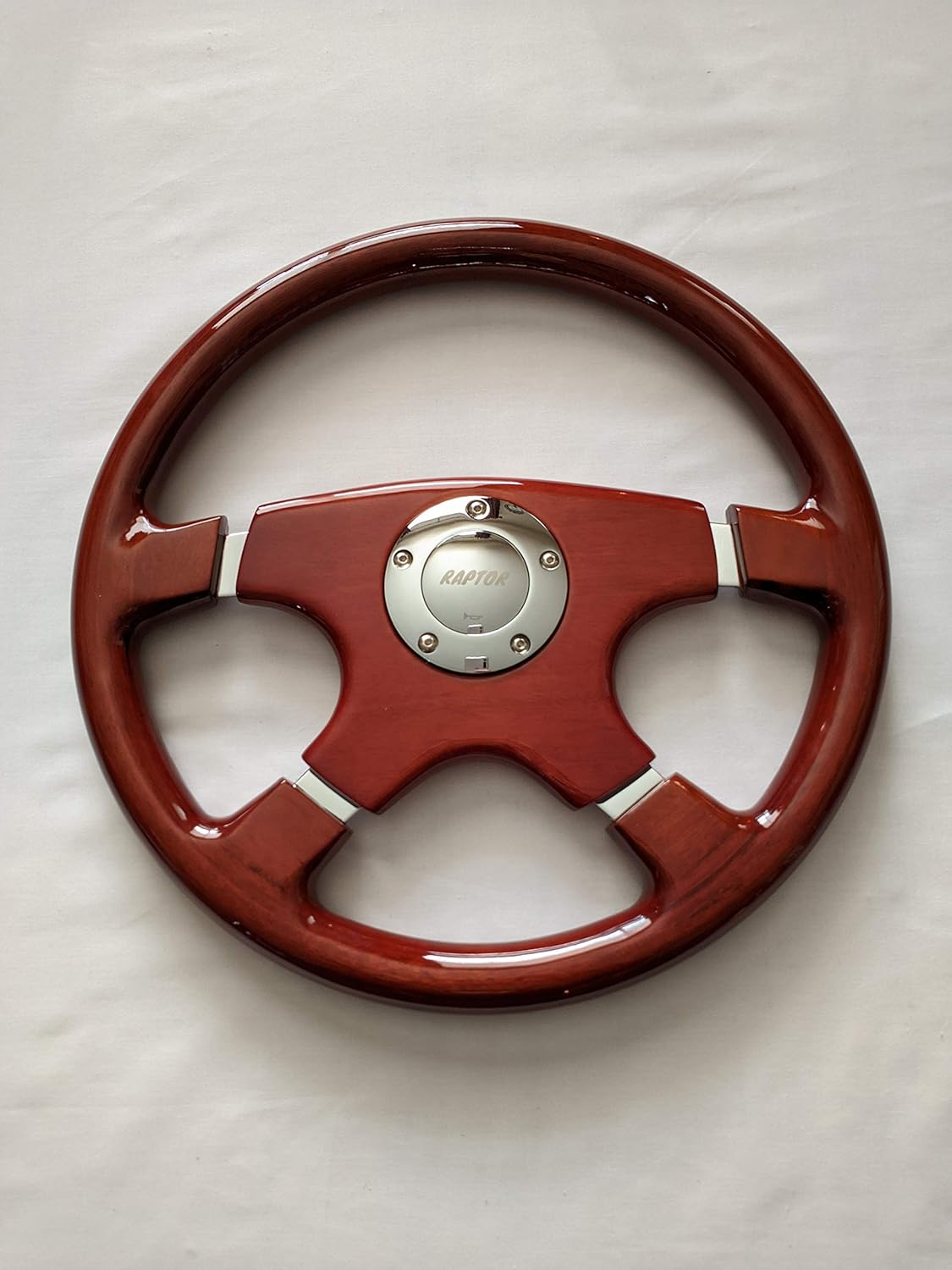 Raptor Volante Designo de madera de caoba de 15″ (plata)