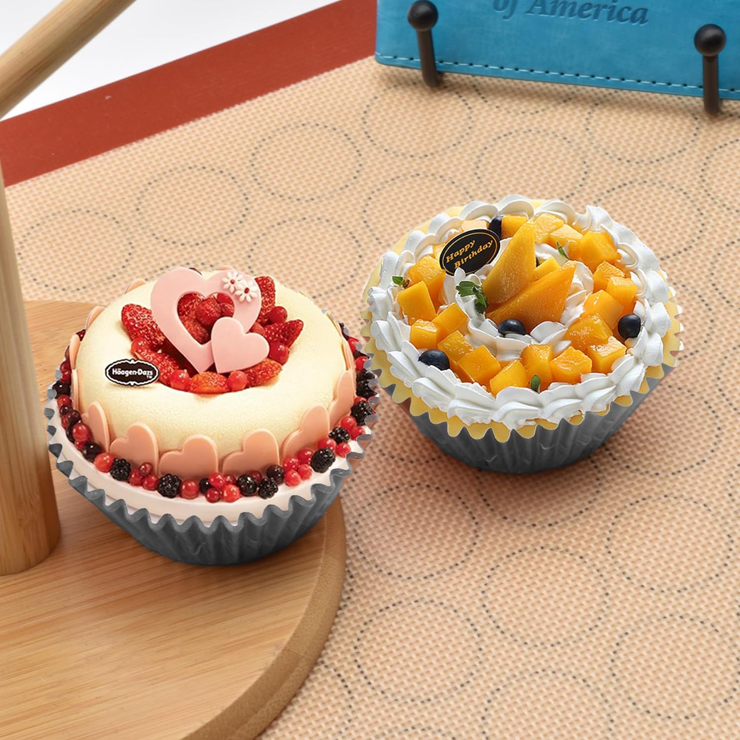 200 piezas de papel de aluminio plateado Cupcake Liners estándar tazas para hornear muffins cajas de papel