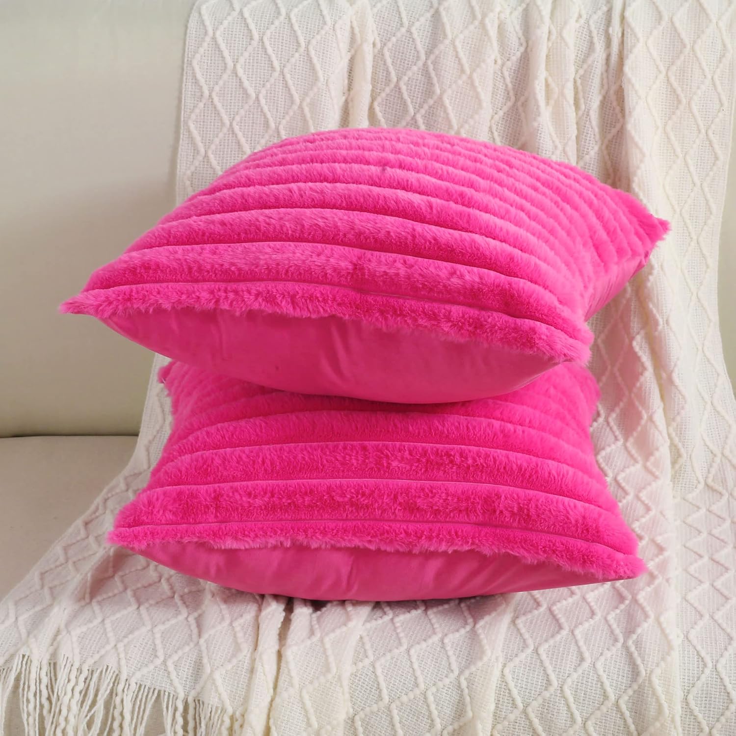 FUTEI – Juego de 2 fundas de almohada decorativas con rayas de color rosado intenso, 18 x 18 pulgadas, cuadradas y primaverales, piel sintética de