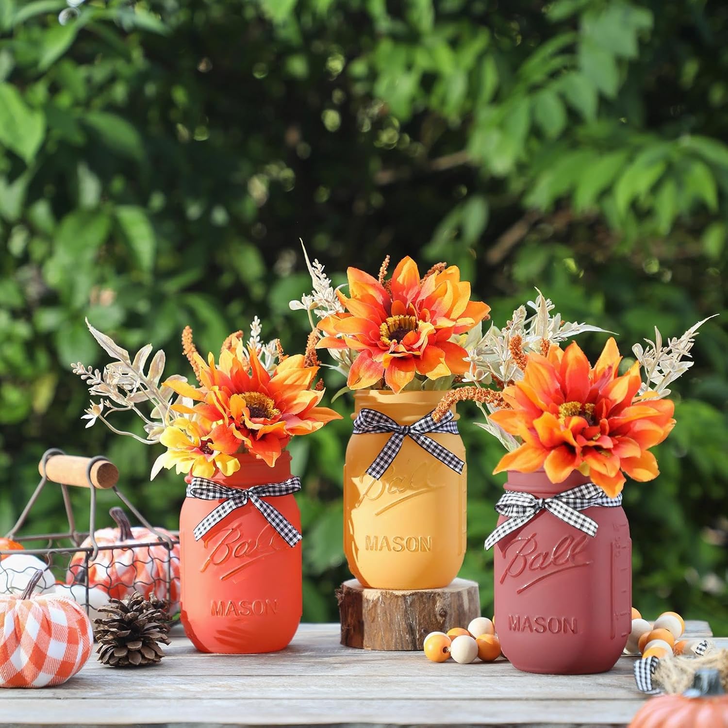 Centro de mesa de Acción de Gracias con flores artificiales, juego de 3 tarros de masón, tarros decorativos de granja para decoración de cena del