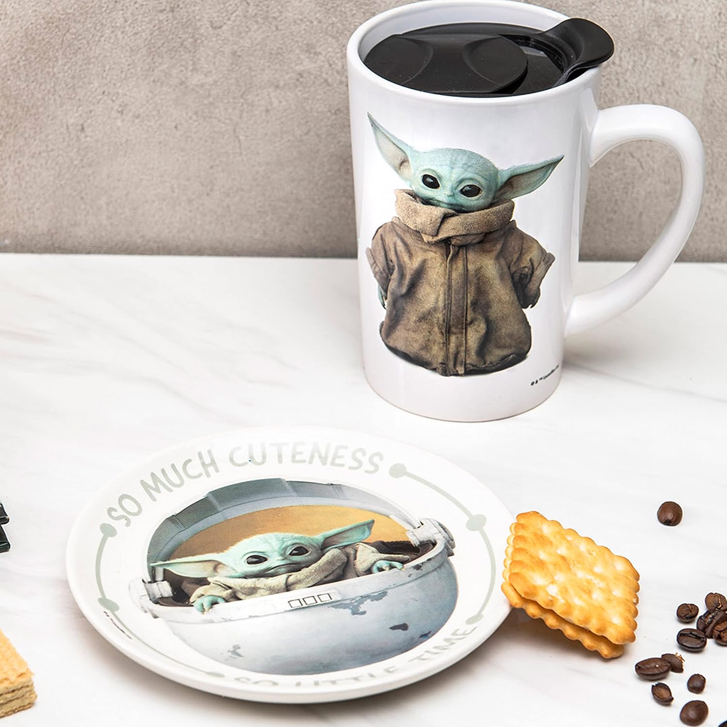 Zak Designs Star Wars The Mandalorian – Juego de tazas y platos de cerámica para café, té, desayuno o postre con tapa de taza de viaje (2 piezas,