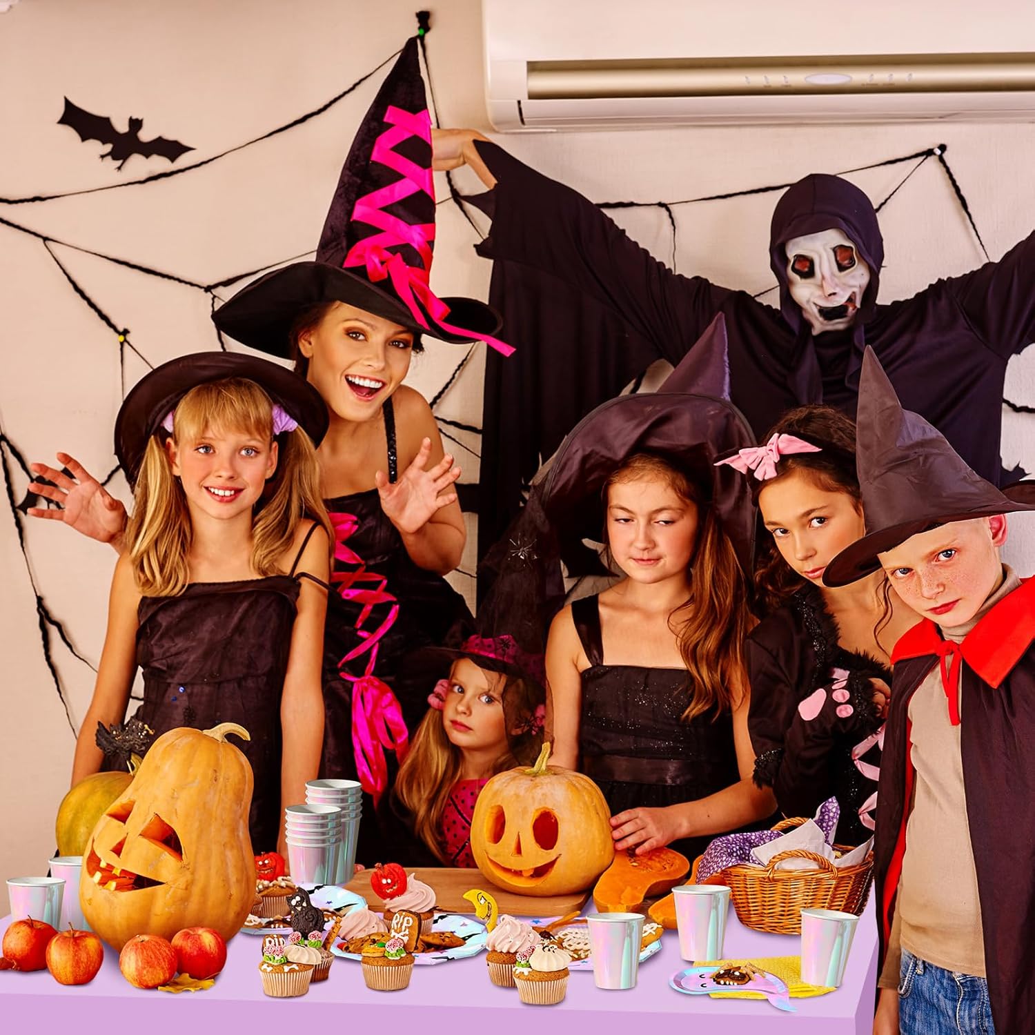 Jetec Juego de vajilla desechable de 69 piezas de Halloween, platos de papel redondos desechables con servilletas, vasos de papel, mantel, tenedor
