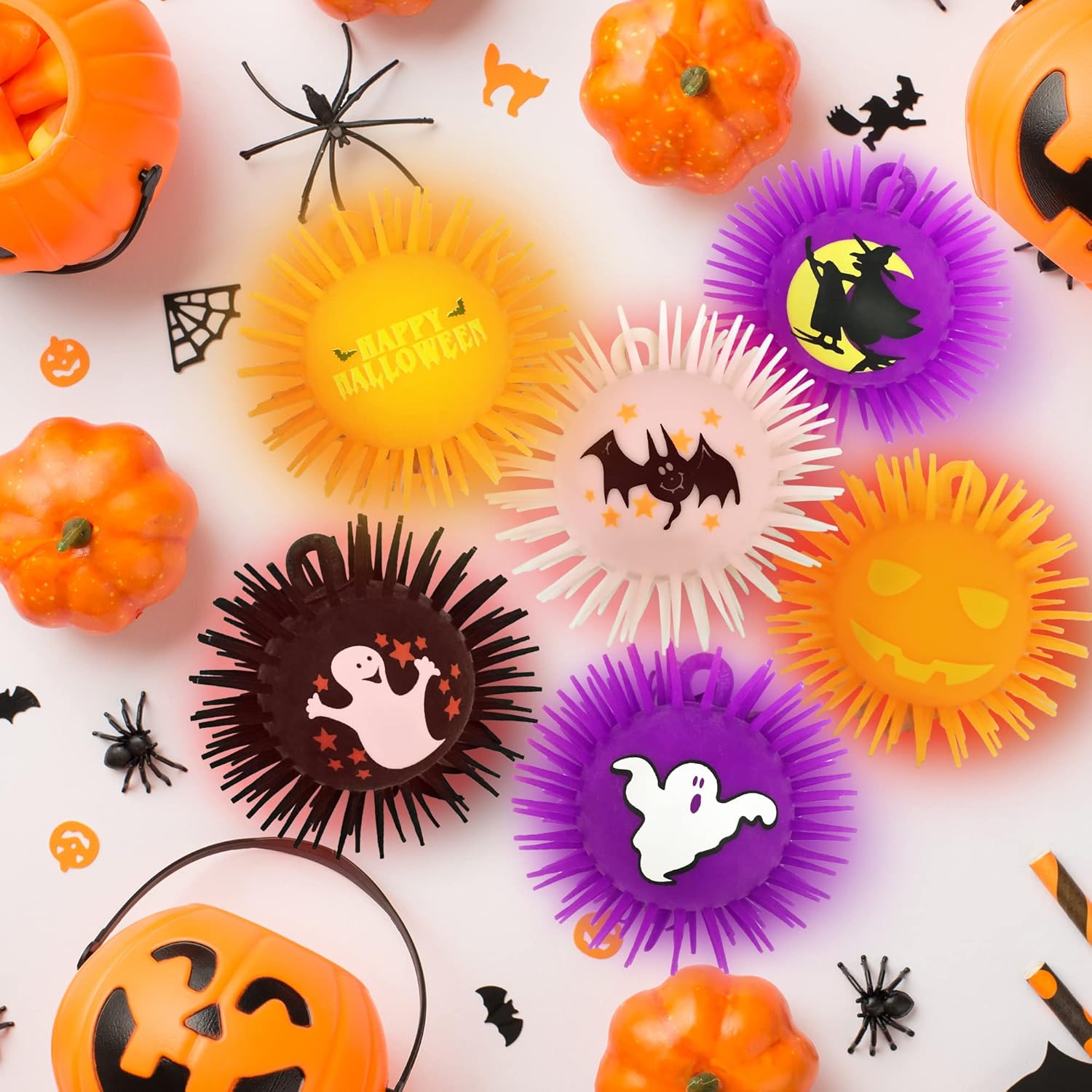 ArtCreativity Bolas de Halloween iluminadas, juego de 6, bolas de estrés suaves y puntiagudas para niños en varios colores, juguetes LED para