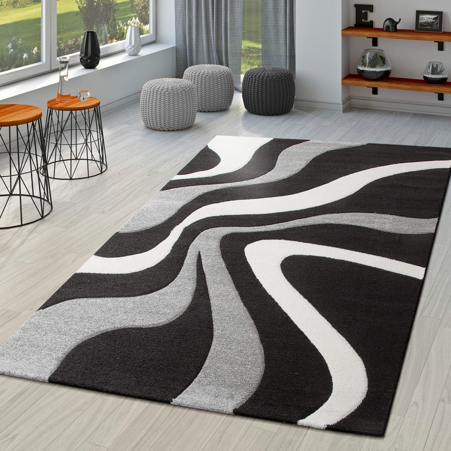 Alfombra de área gris y negra con corte de contorno y patrón de ondas moderno, tamaño 2’8″ x 4’11”