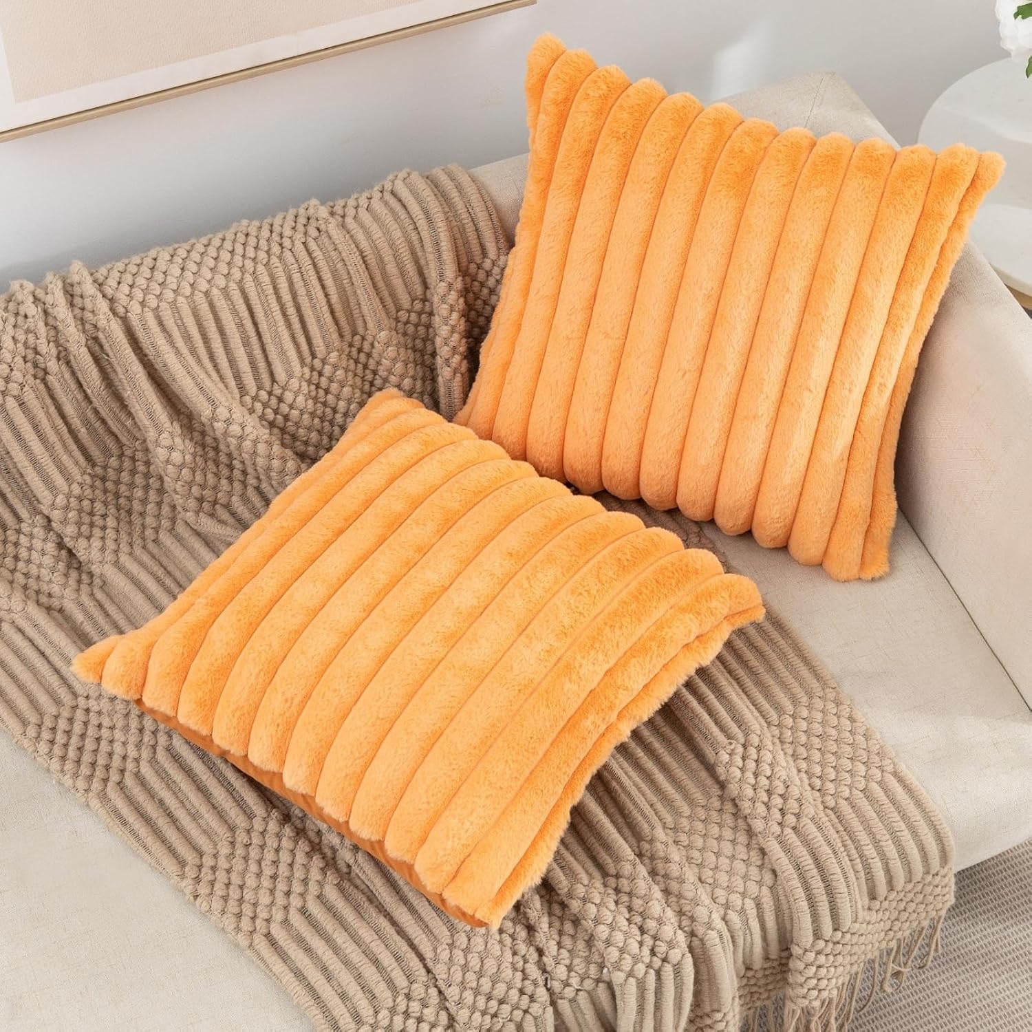 ZLINA Juego de 2 fundas de almohada de felpa de pelo sintético de color verde, fundas de cojín a rayas peludas de 24 x 24 pulgadas, decoración de