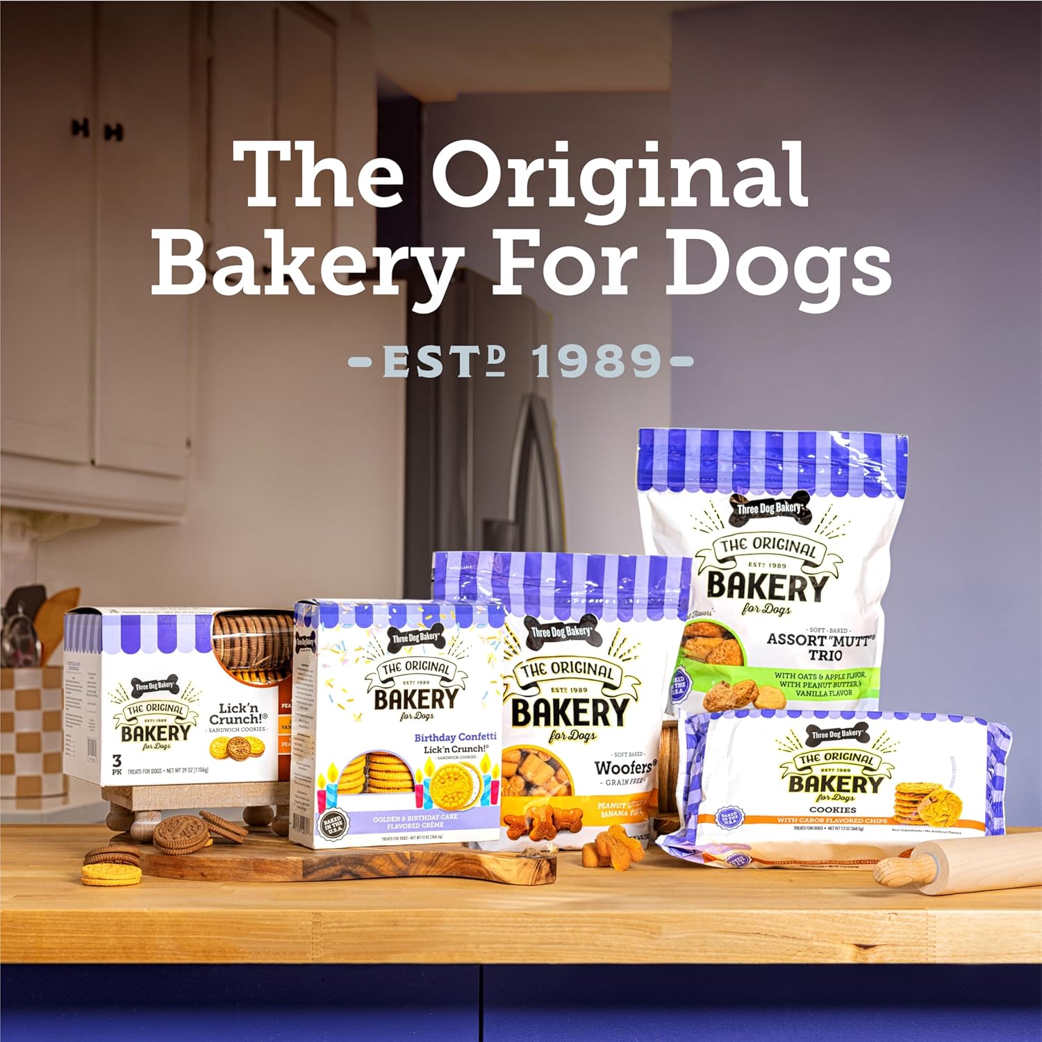 Three Dog Bakery Galletas clásicas horneadas suaves con avena y manzana, golosinas prémium para perros, caja de 13 onzas (114334)