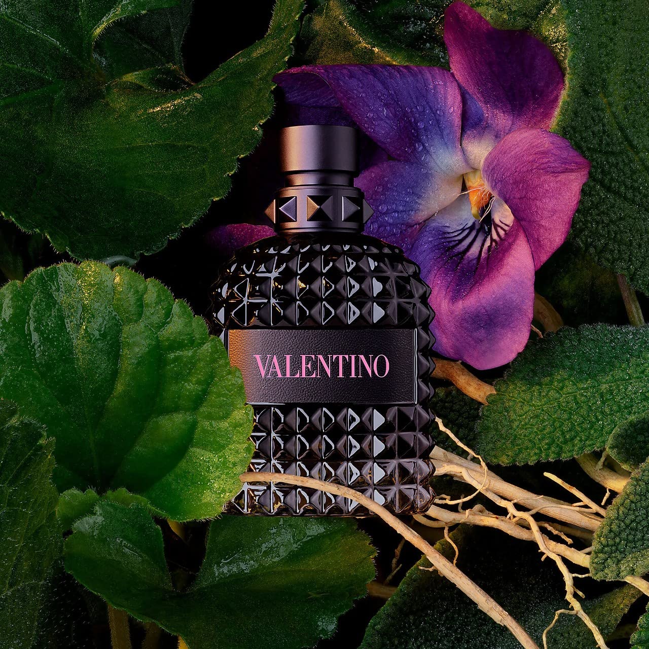 Valentino Uomo Born in Roma – Set de regalo de viaje de 2 piezas para hombres (3.4 onzas Eau De Toilette Spray + spray de viaje de 0.50 onzas)