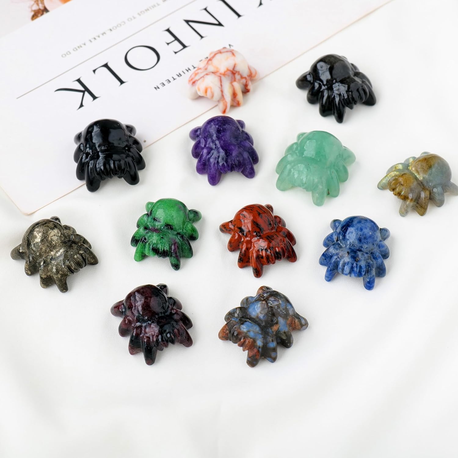 Runyangshi Tallados de calcita de cristal natural de 1.18 pulgadas, figura de araña de cristal tallada a mano, estatuas de cristal curativo,