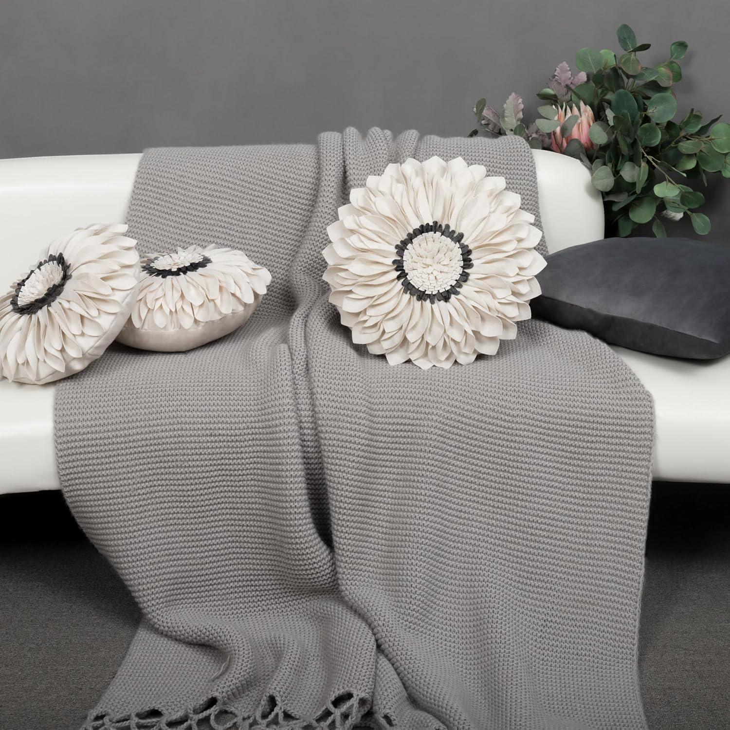 JWH Funda de almohada decorativa redonda de girasol, hecha a mano, para sofá, sala de estar, cama con inserto de 14 pulgadas, color blanco cremoso