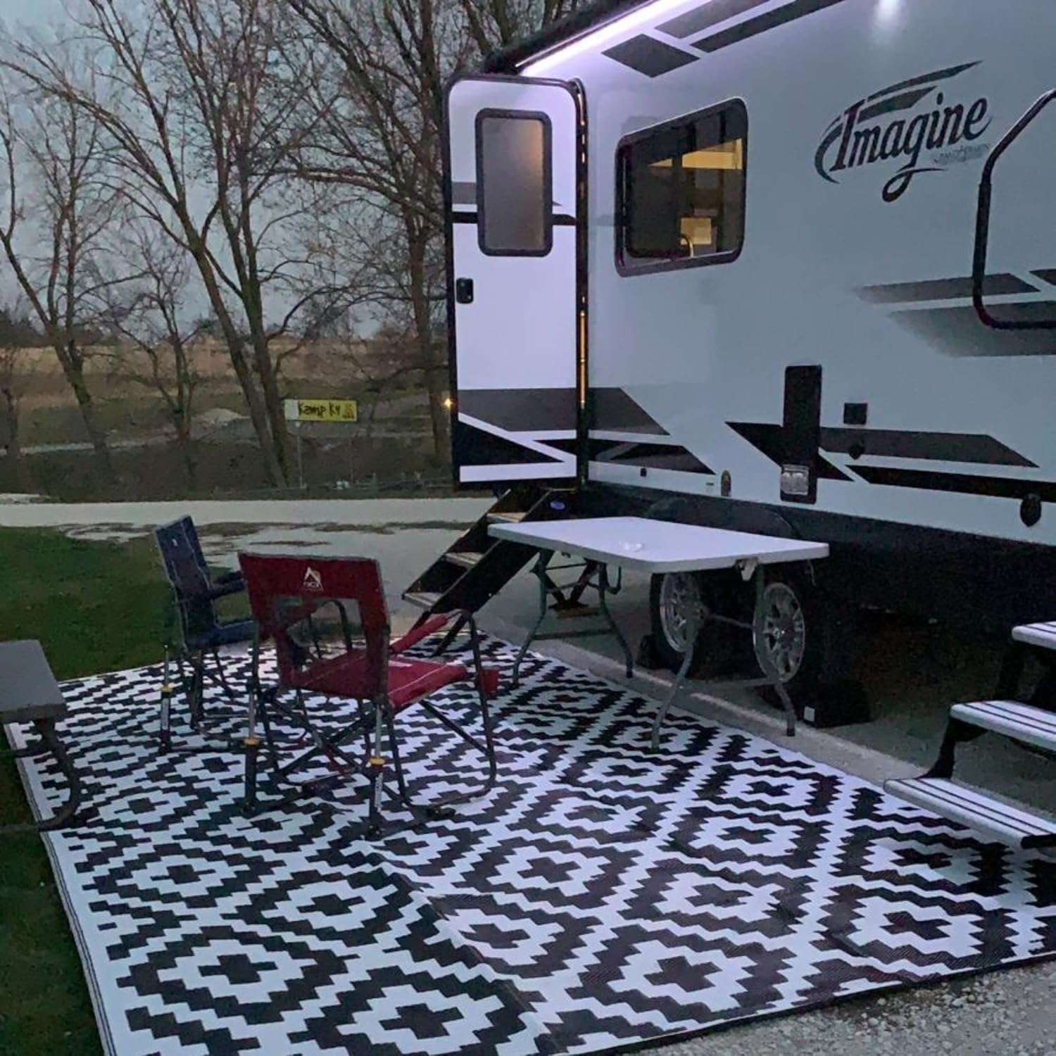 Alfombras de camping al aire libre, reversibles e impermeables, alfombras de plástico para porches de vehículos recreativos, negro-blanco 4×6 pies