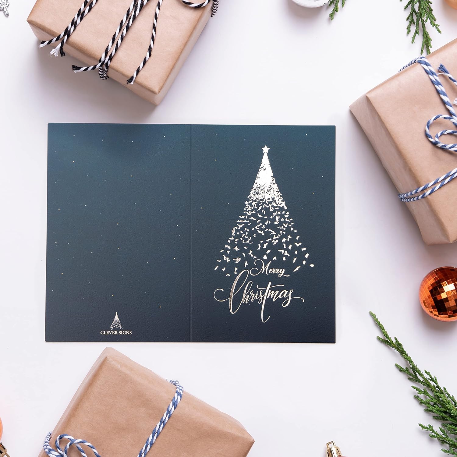 CLEVER SIGNS Tarjetas de Navidad de lámina plateada, paquete de 24 con sobres, tarjetas de Navidad en caja, tarjetas de Navidad a granel, tarjetas