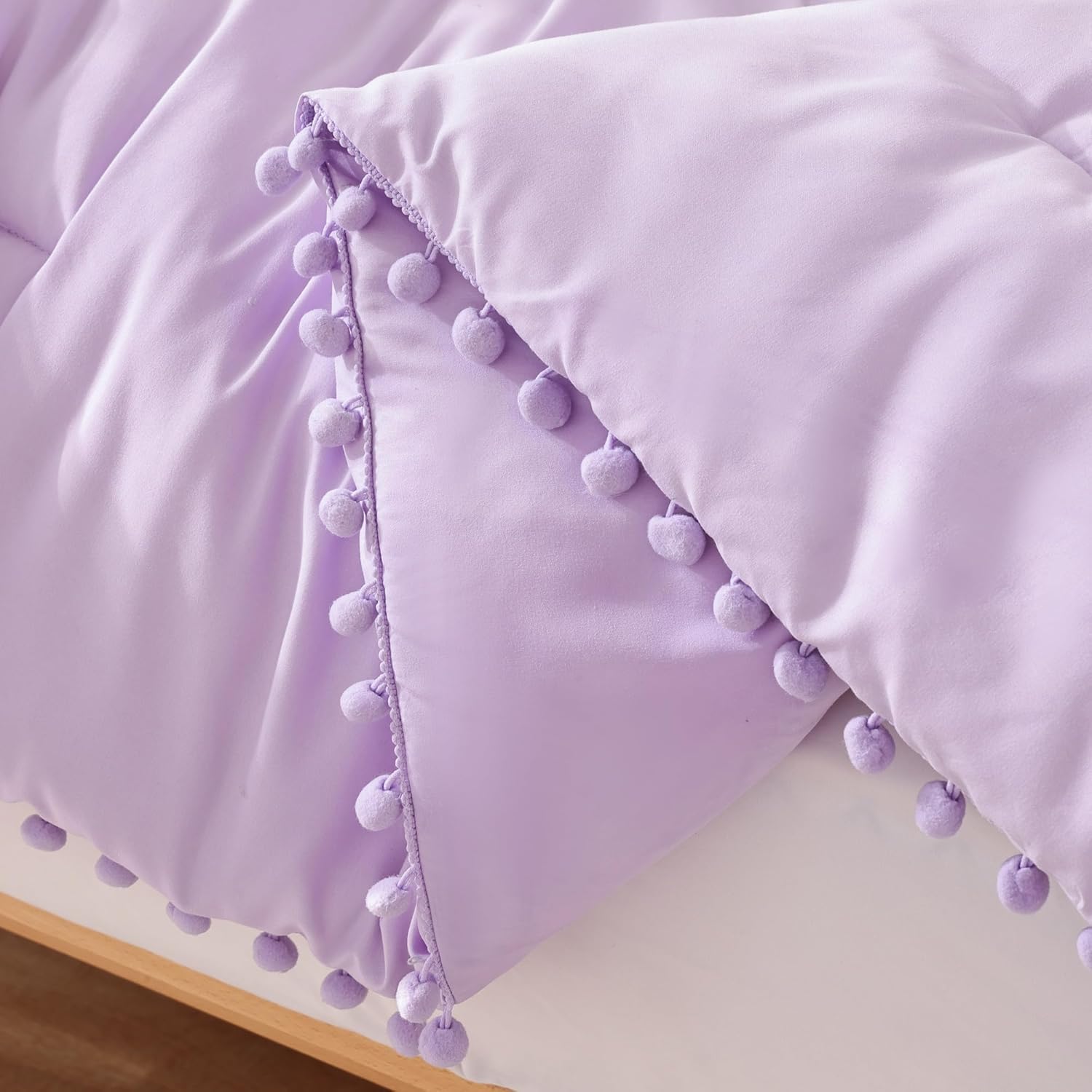 YIRDDEO Juego de edredón de 3 piezas, color morado lavanda, tamaño matrimonial, diseño de flecos y pompones, juego de ropa de cama lujoso y bohemio