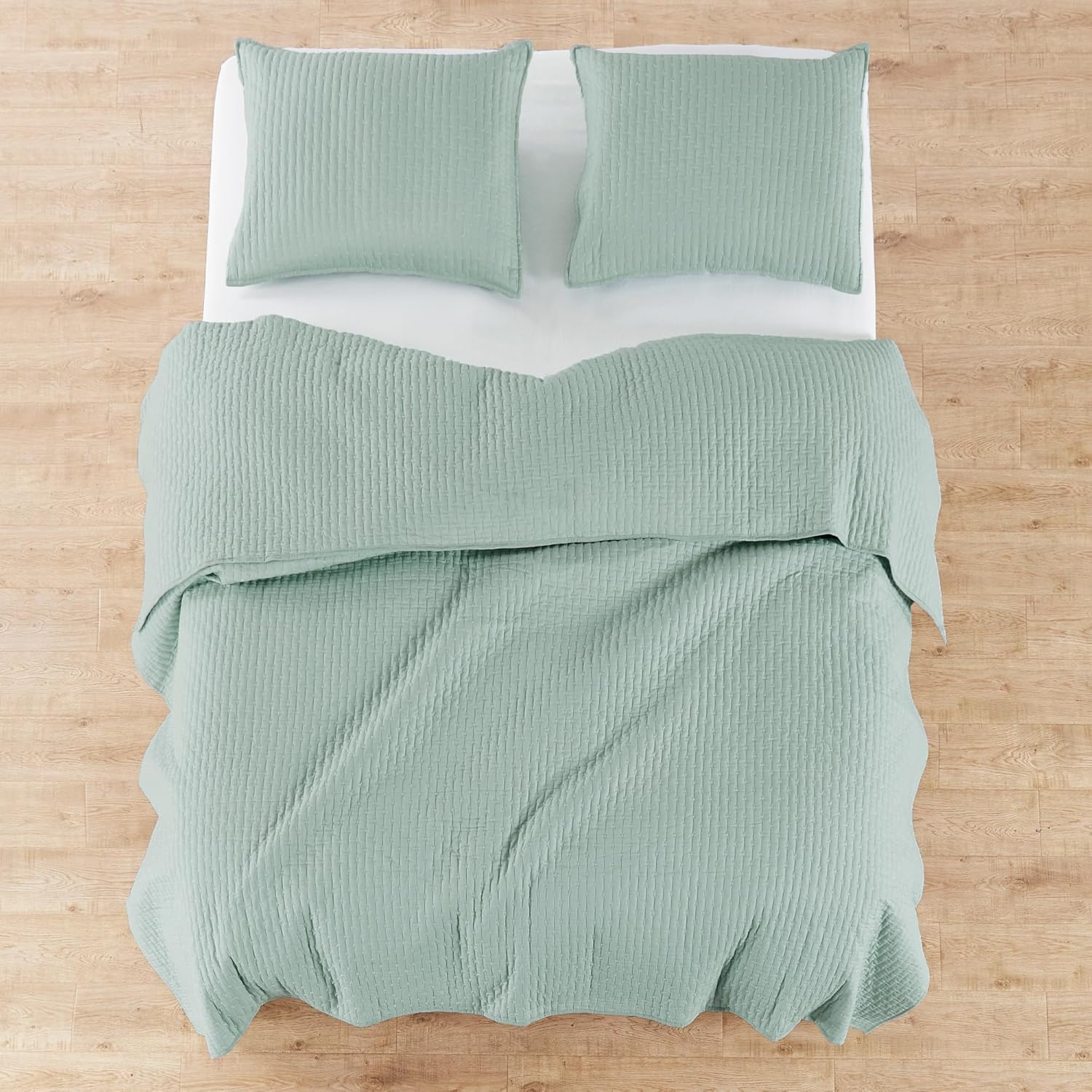 Levtex Home – Juego de colcha de punto de cruz azul neblina – Colcha Queen y dos fundas estándar – Patrón de punto de cruz – Colcha (104 x 106