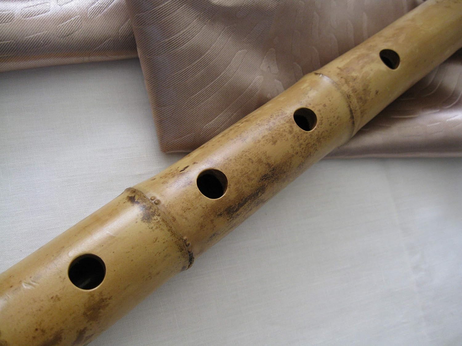1.8 Zen Shakuhachi. Instrumento pentatónico. w. Boquilla de bambú natural y extremo de raíz.