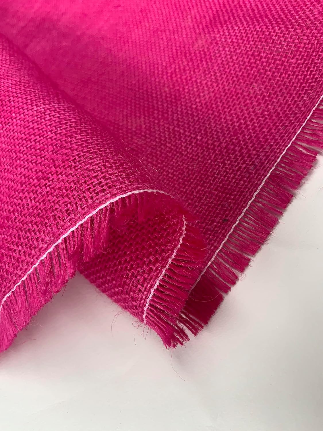 Tela de arpilleravendido por The Continuous Yard – 48 pulgadas de ancho (rosa intenso)