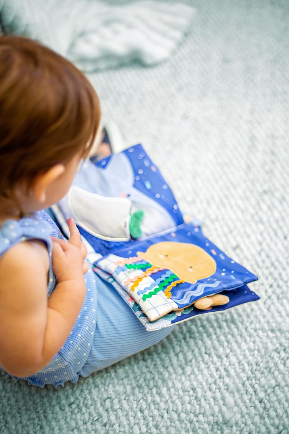 Stephen Joseph, Libro de tela suave, libro de actividades suaves para bebés, 6 páginas rellenas sensoriales, juguetes sensoriales para bebés y niños