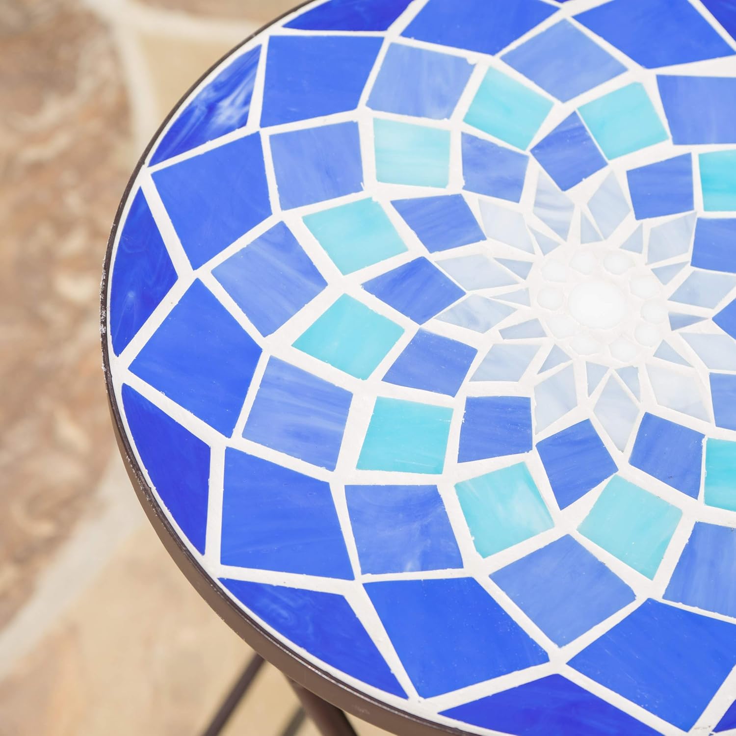 Christopher Knight Home Azure – Mesa auxiliar de cristal para exteriores con marco de hierro, color azul y blanco