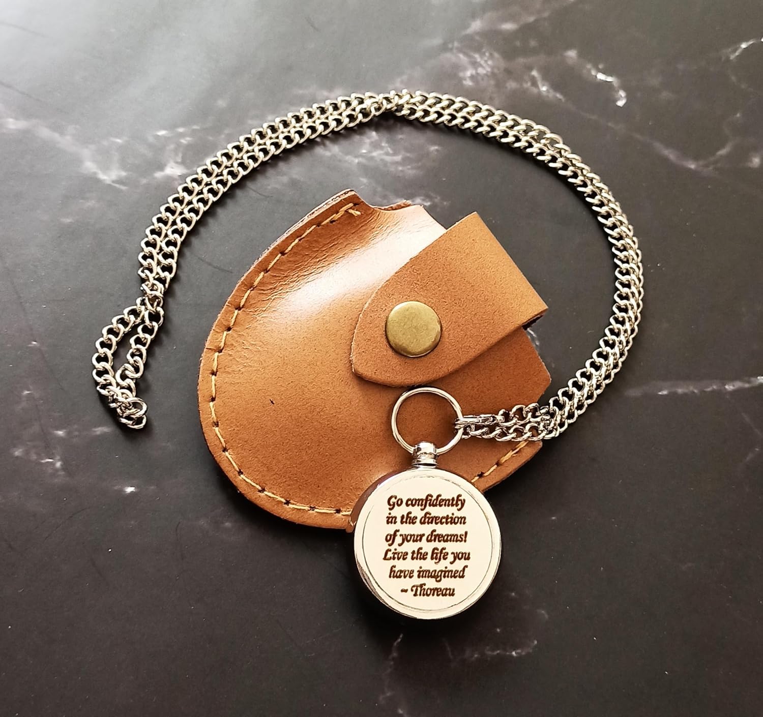 Thoreau’s Go Confidently in The Direction of Dream – Brújula sin nackless grabada para graduación, brújula para cumpleaños de hijo, Navidad, brújula