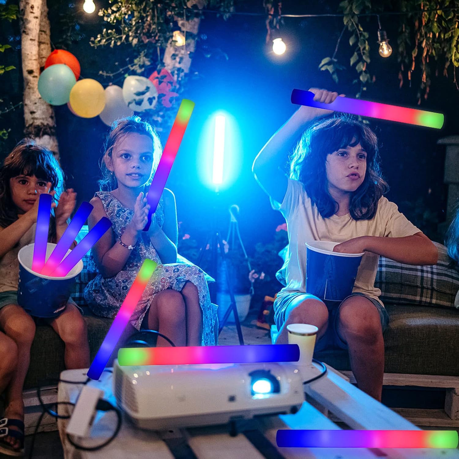 SEEROOTOYS 42 varillas brillantes de espuma, palos de espuma LED para el día de San Valentín, suministros de fiesta que brillan en la oscuridad, 3