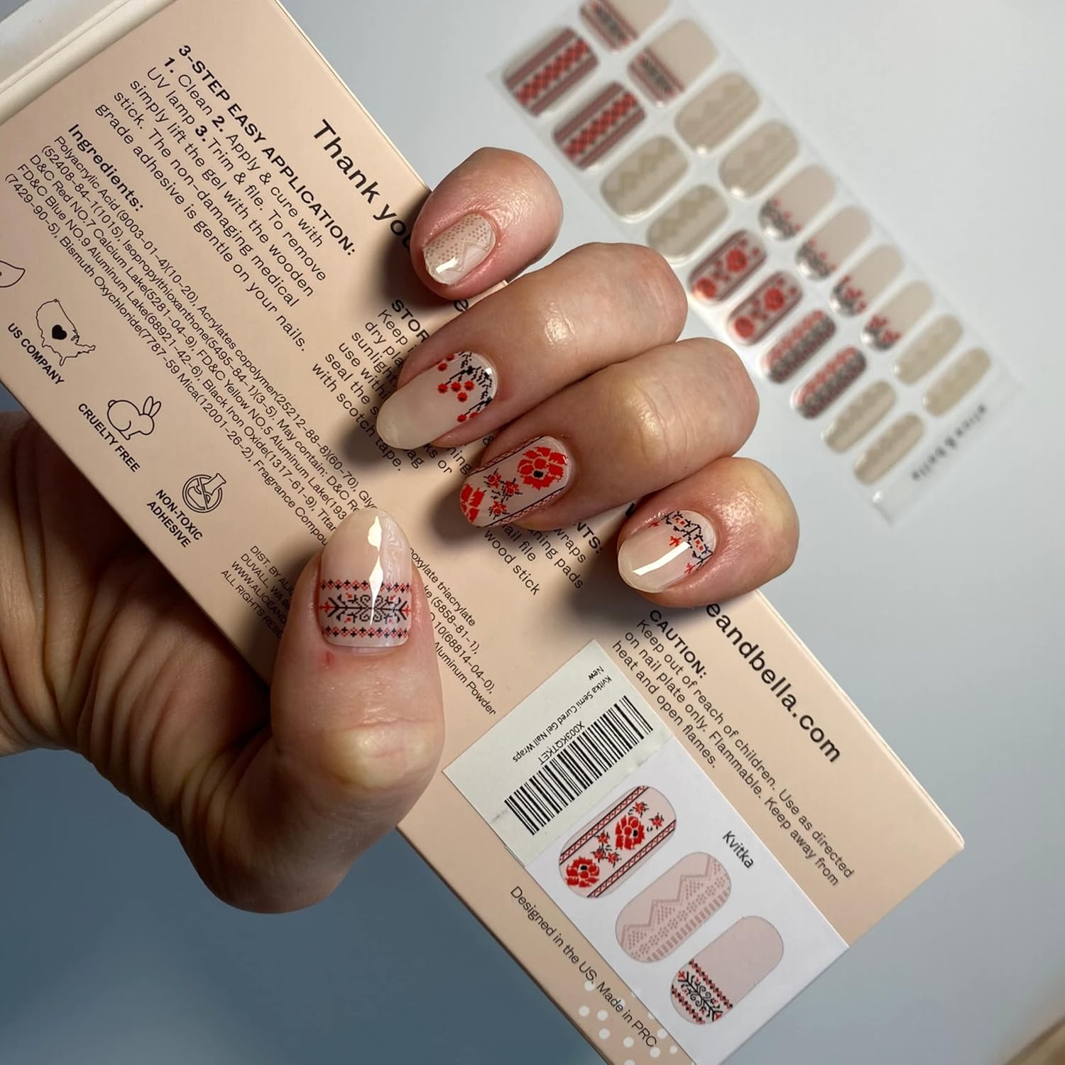 Alice & Bella Kvitka – Tiras de uñas de gel semicuradas – Base blanca lechosa roja y negra cosida a mano, calcomanías de arte popular UV para