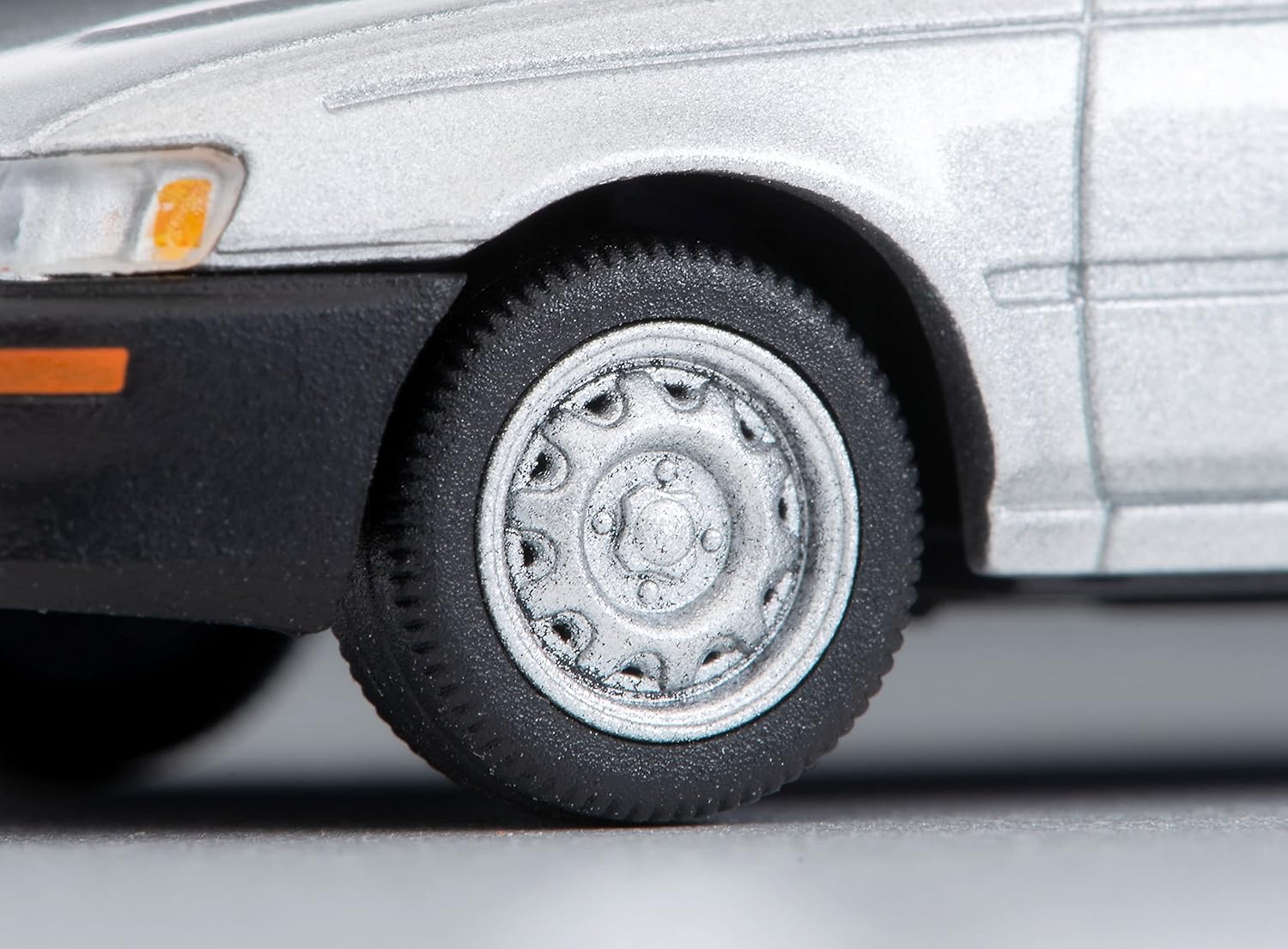 Tomica Limited Vintage Neo 164 LV-N273b Toyota Corolla Van DX Silver 2000 Finished Product 316954