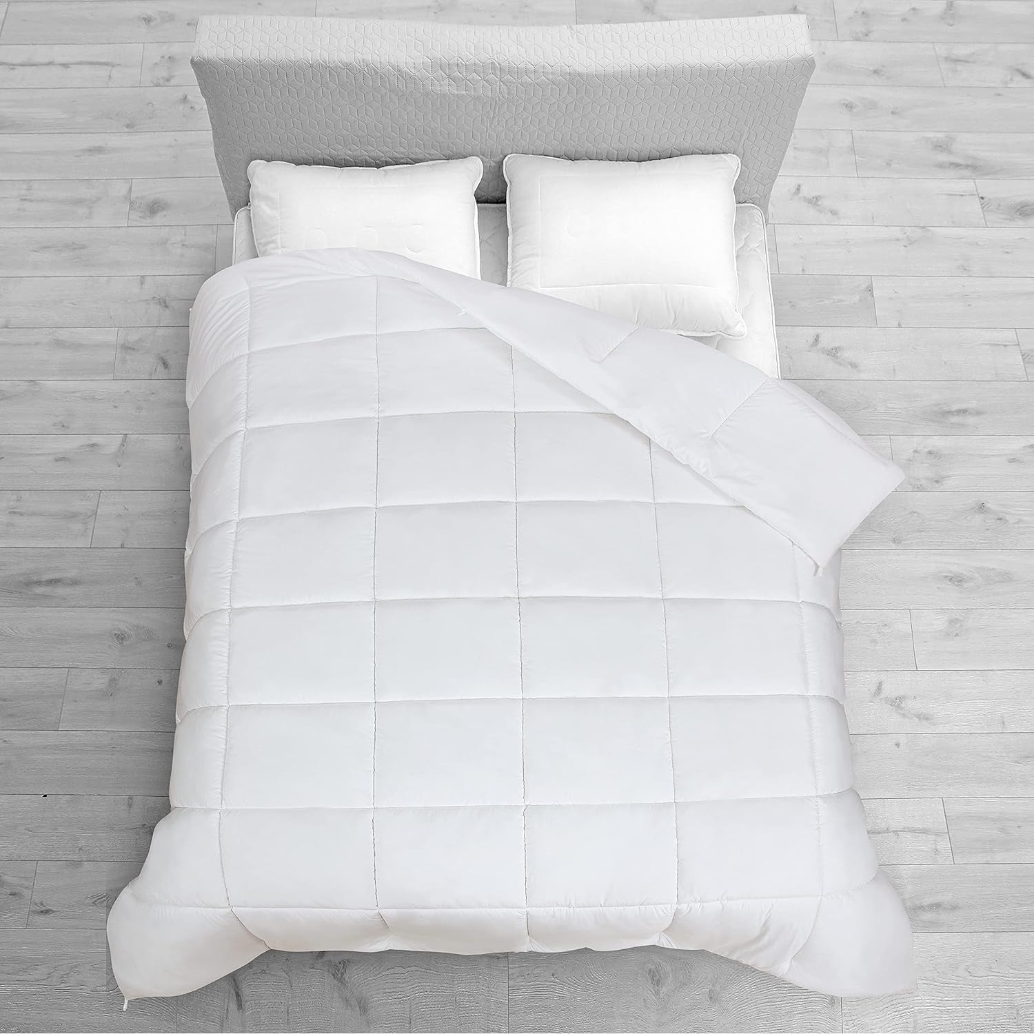 Edredón blanco 100% microfibra cepillada suave acolchado para todas las estaciones, relleno de edredón reversible con pestañas en las esquinas,