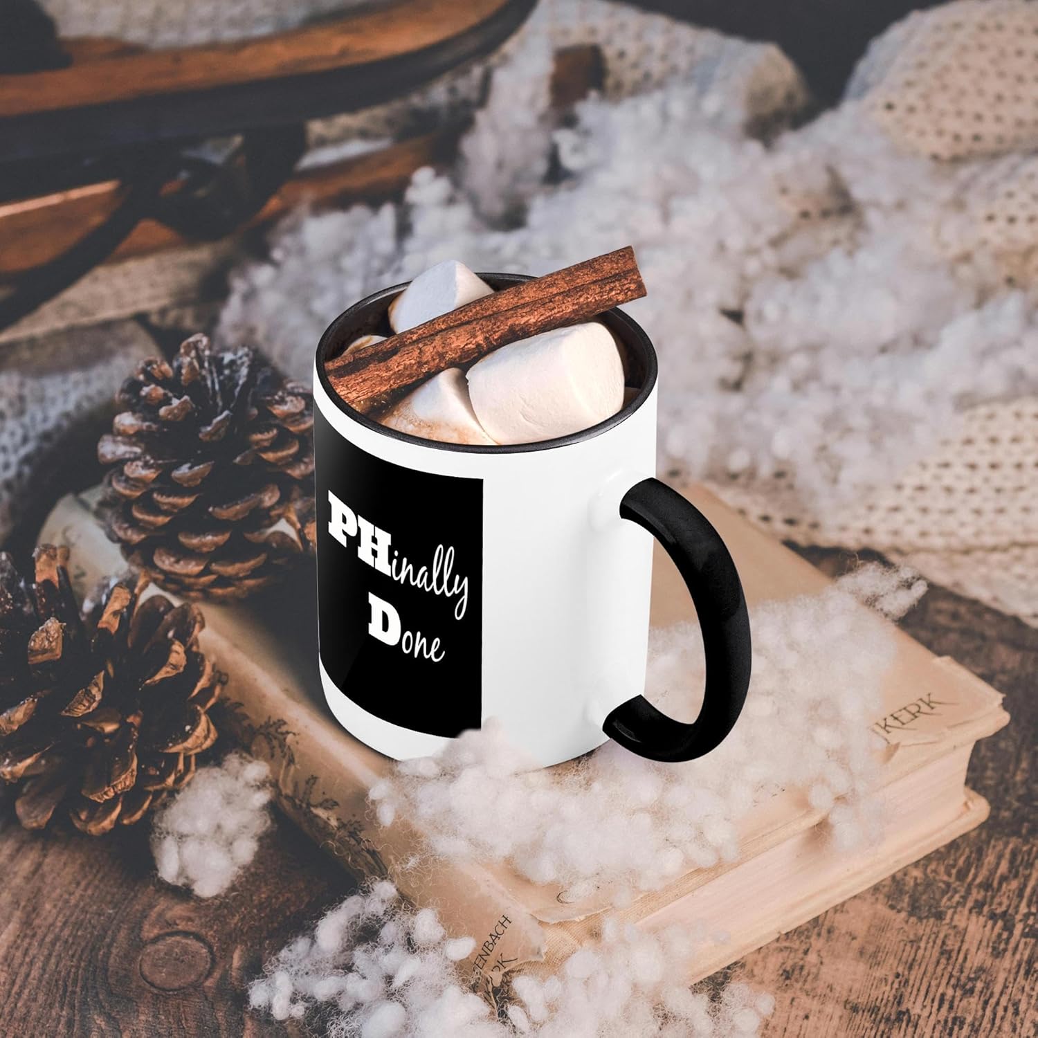 3dRose Phd, Phinally Done – Taza de 11 onzas, color negro