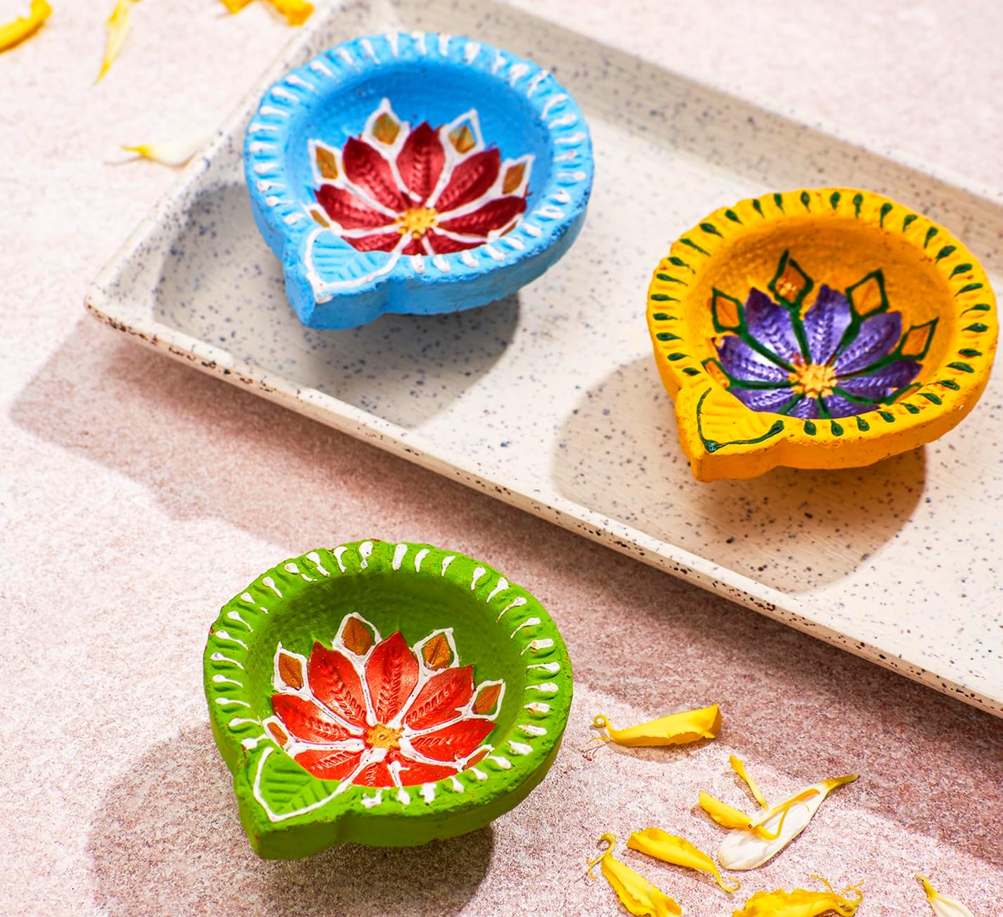 IndoTribe 12 piezas Diwali Diyas para decoración Diwali Decoraciones para el hogar Diwali luces Diwali Decoración Diwali Diya Diwali Vela Diwali