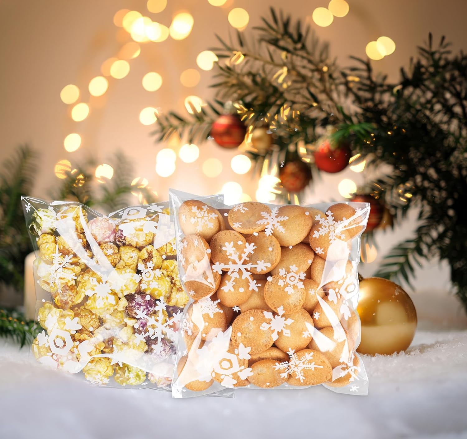 200 bolsas de golosinas de Navidad, bolsas de 5.5 x 5.5 pulgadas, bolsas de galletas de copo de nieve autosellantes, bolsas transparentes de