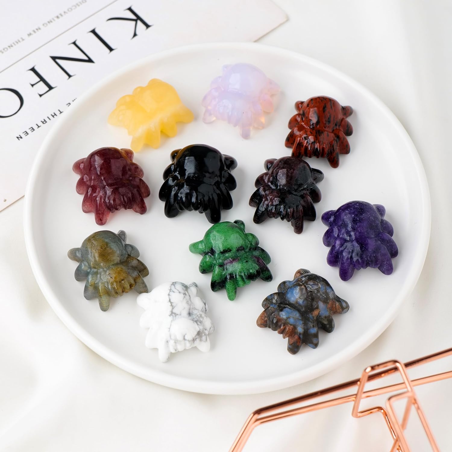Runyangshi Tallados de calcita de cristal natural de 1.18 pulgadas, figura de araña de cristal tallada a mano, estatuas de cristal curativo,