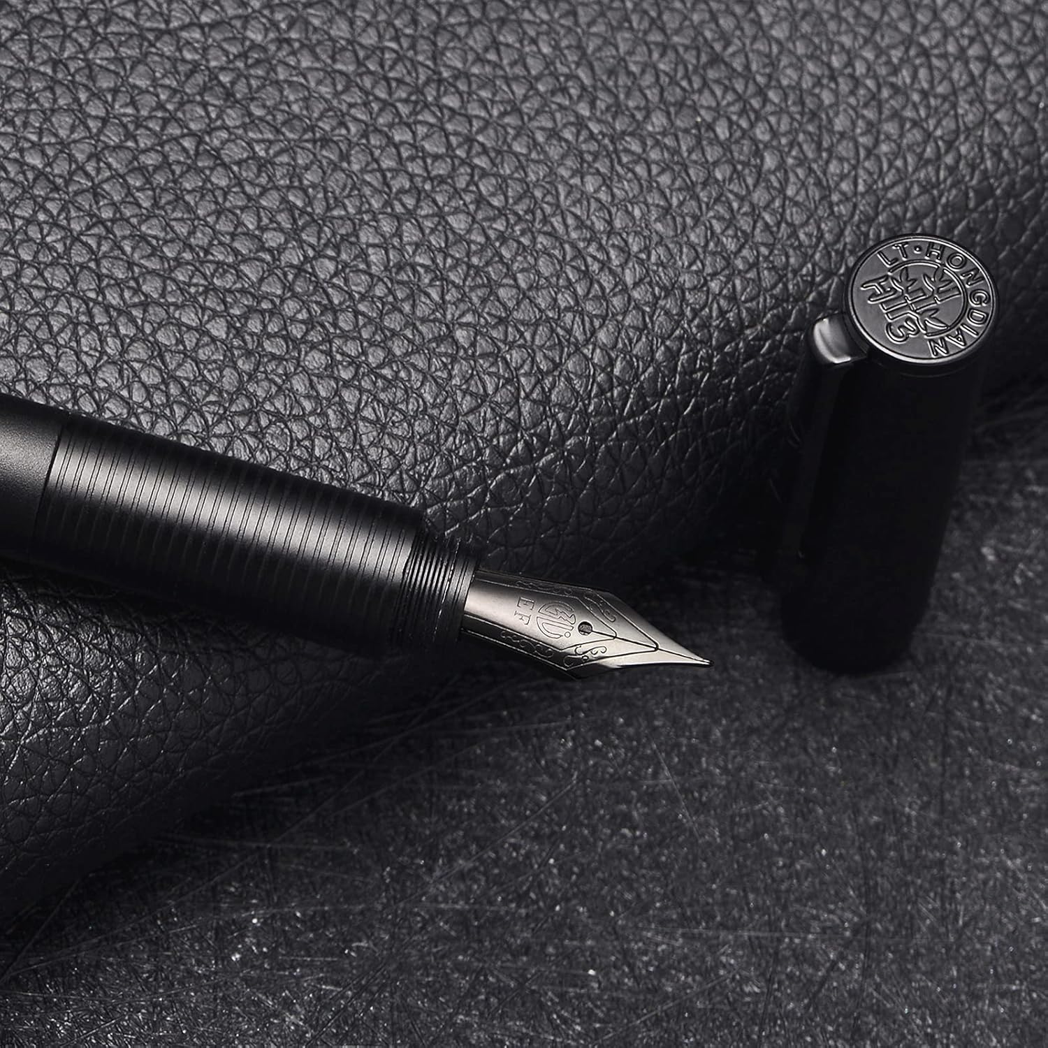 Hongdian H3 – Pluma estilográfica de aluminio negro con punta extrafina, tapa de rosca con clip de bambú
