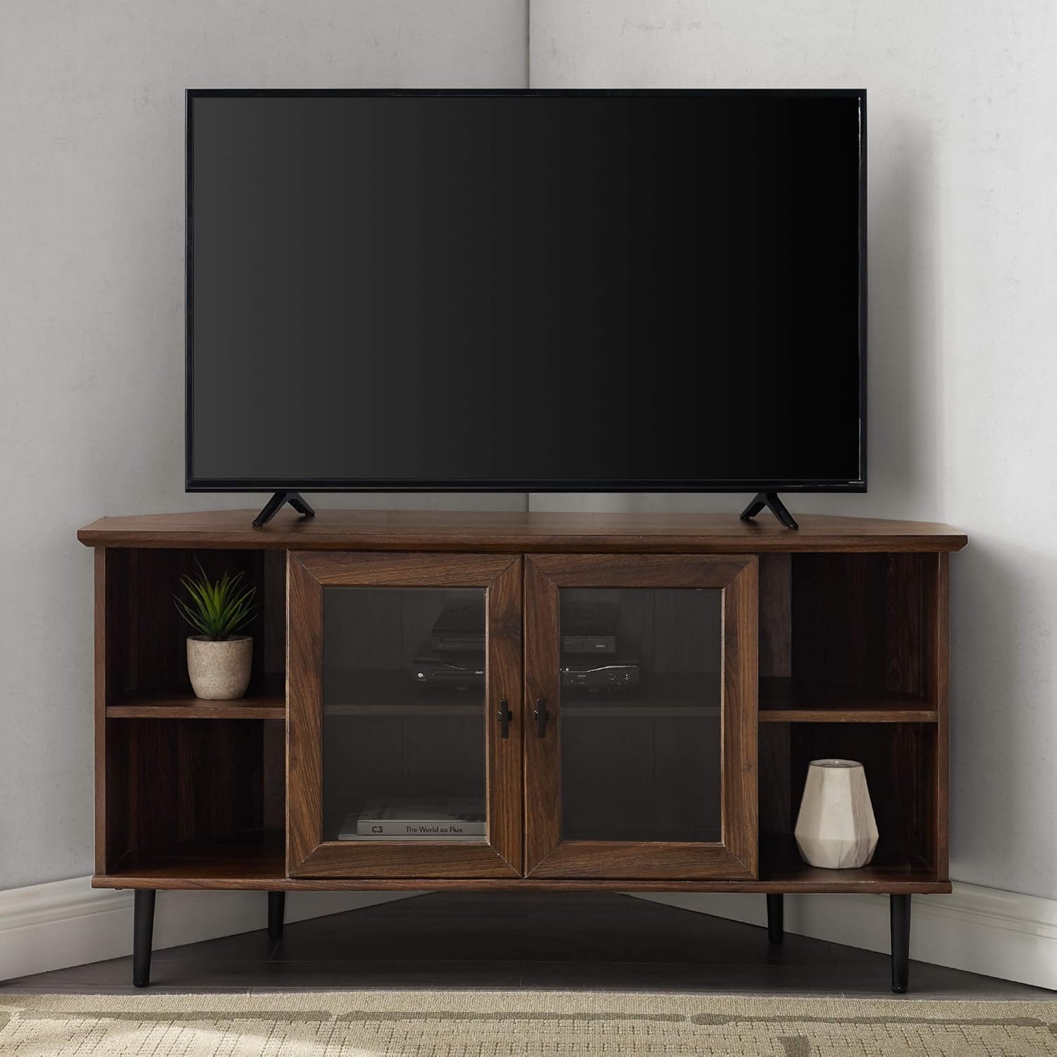 Walker Edison Moderno soporte universal de esquina de madera para TV con estantes abiertos, puertas de gabinete de vidrio, almacenamiento para