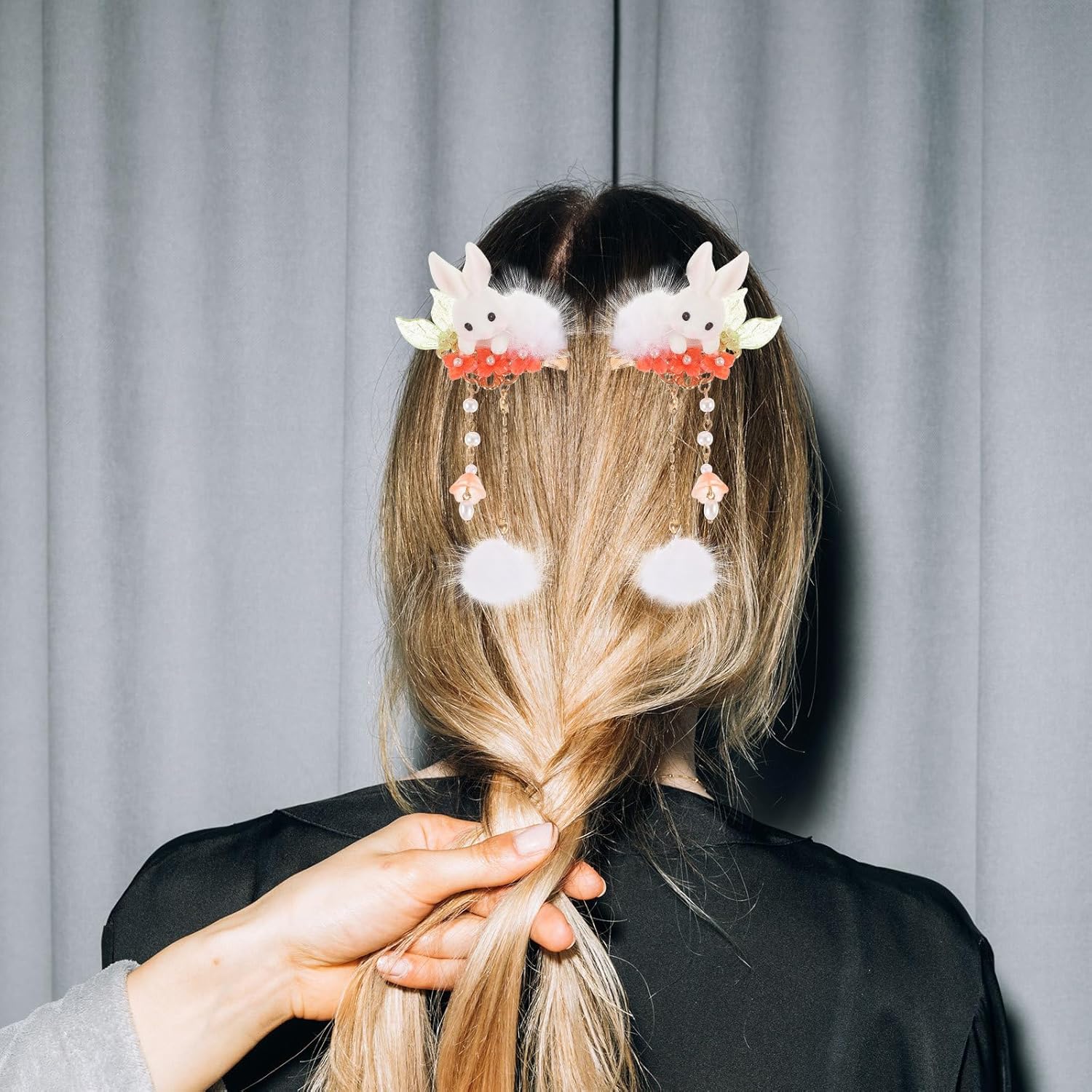 Gadpiparty Pinza para el cabello conejito de peluche con borla de bola de pompón, pinzas para el pelo de conejito lindo para mujeres y niñas, Año