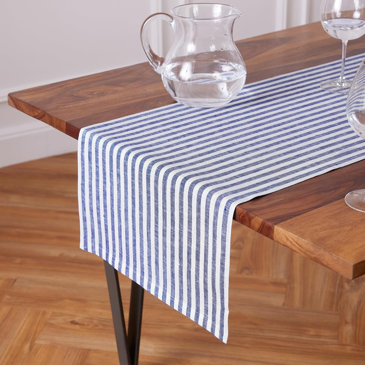 Solino Home Camino de mesa de lino a rayas de 90 pulgadas de largo, 100% lino puro de 16 x 90 pulgadas, rayas Amalfi azul marino y blanco, camino de