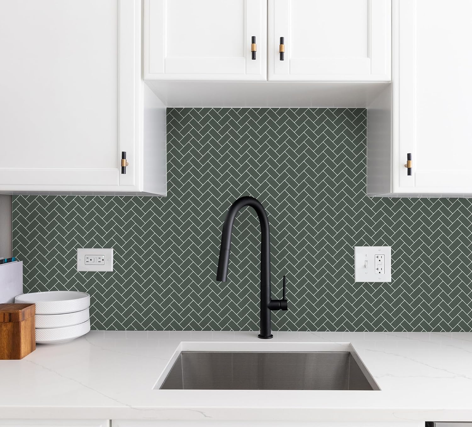 WOOHOOROO Home Kitchen Backsplash – Azulejos de ladrillo de espiga verde para despegar y pegar, adhesivo autoadhesivo para pared, decoración