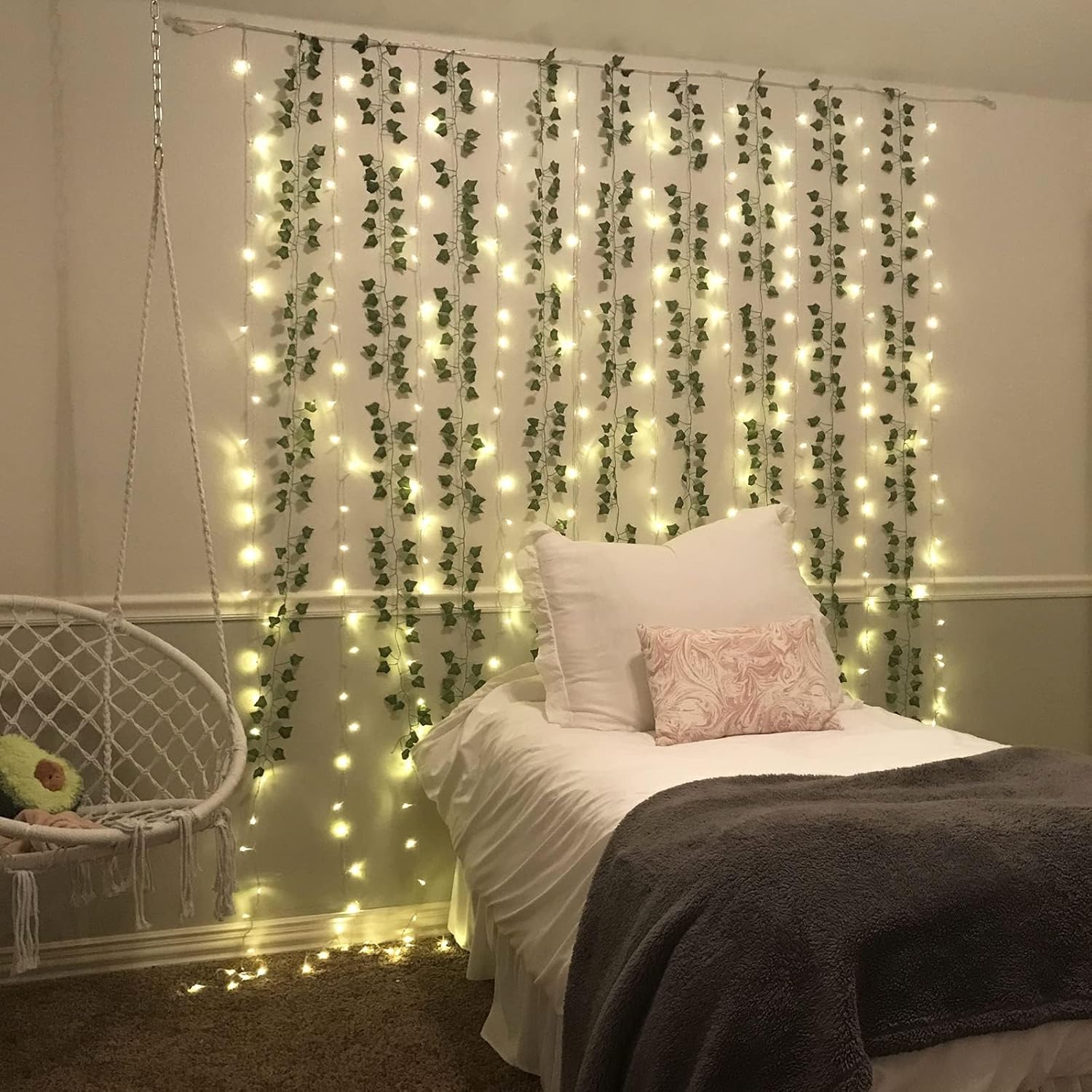 BLEUM CADE 20 hebras de enredaderas falsas de 140 pies para dormitorio con cadena de luces de 66 pies, lindas enredaderas artificiales colgantes con