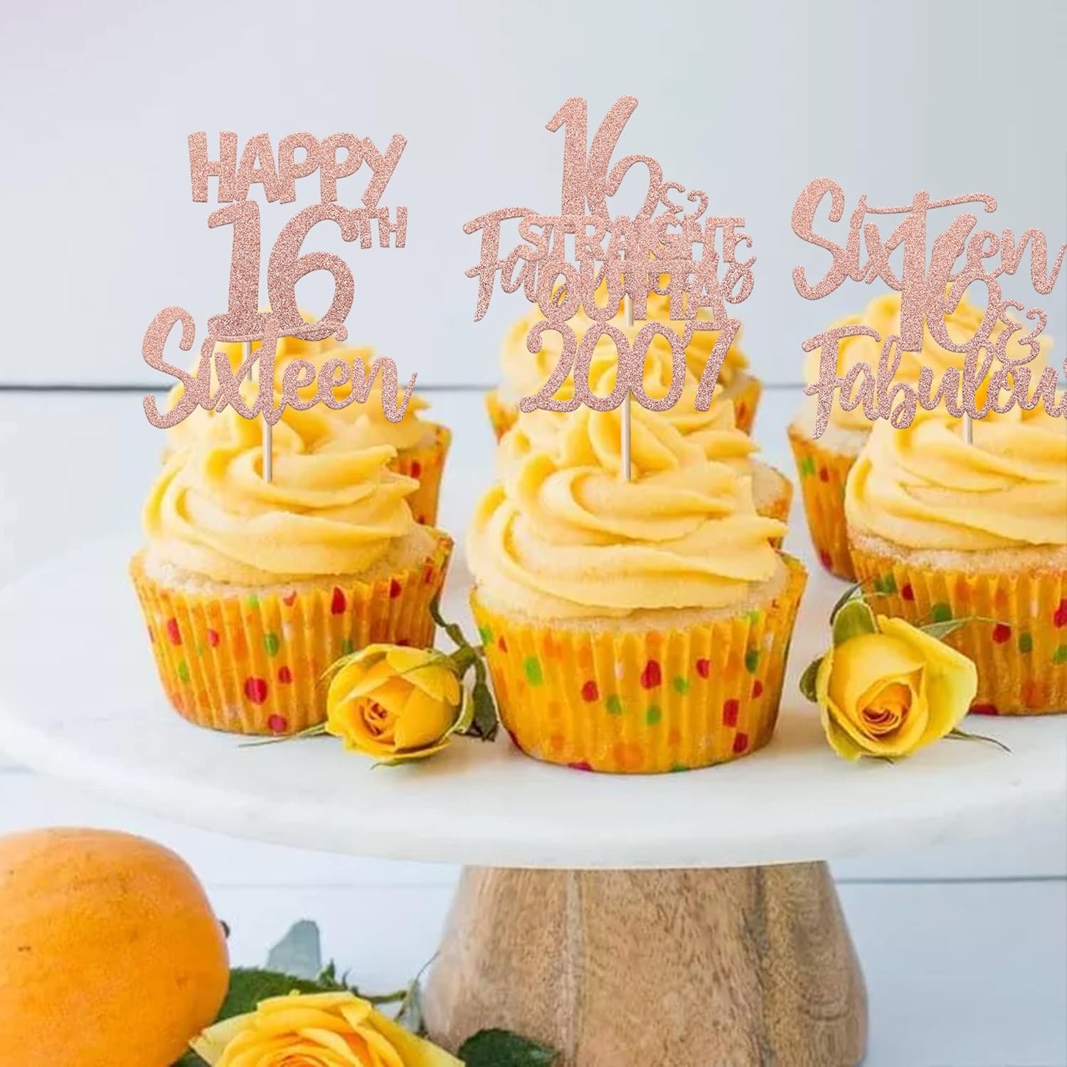 Paquete de 24 decoraciones para cupcakes de cumpleaños de 16 años con purpurina de dieciséis rectos fuera de 2007, decoraciones para pasteles de