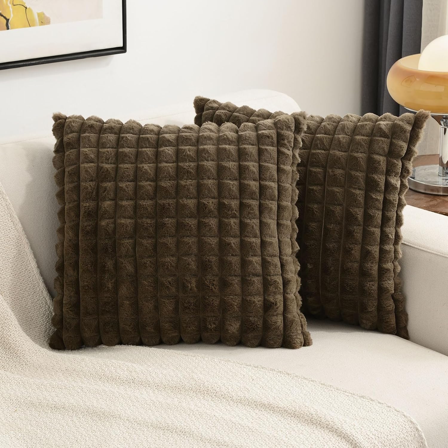 FUTEI Juego de 2 fundas de almohada decorativas color marrón de 20 x 20 pulgadas, fundas de cojín cuadradas, piel sintética de conejo esponjosa a