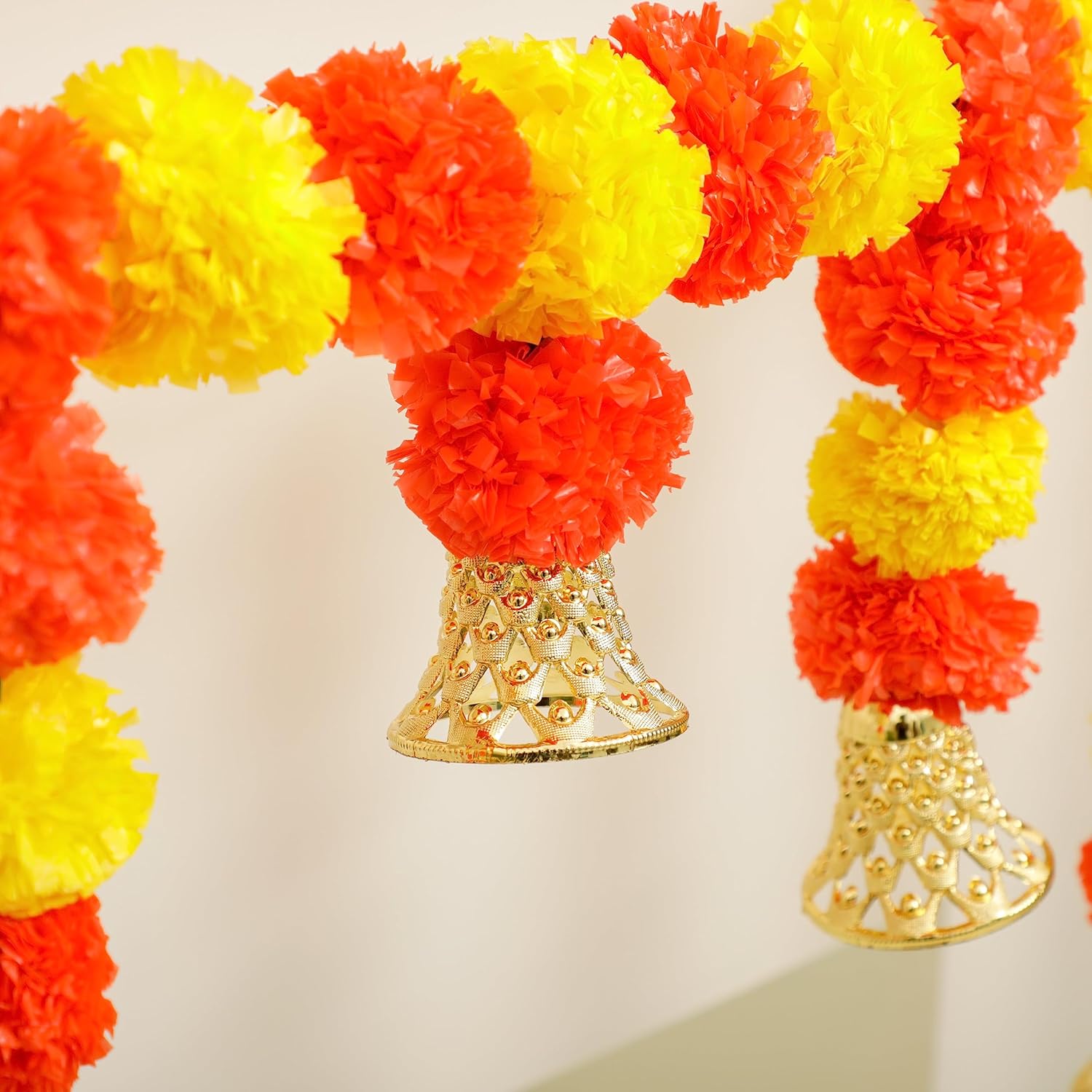 Toran para colgar en la puerta de caléndula de 5 pies, color amarillo y naranja  Thorans indio  Guirnalda de flores para Pooja Mandir, puerta,