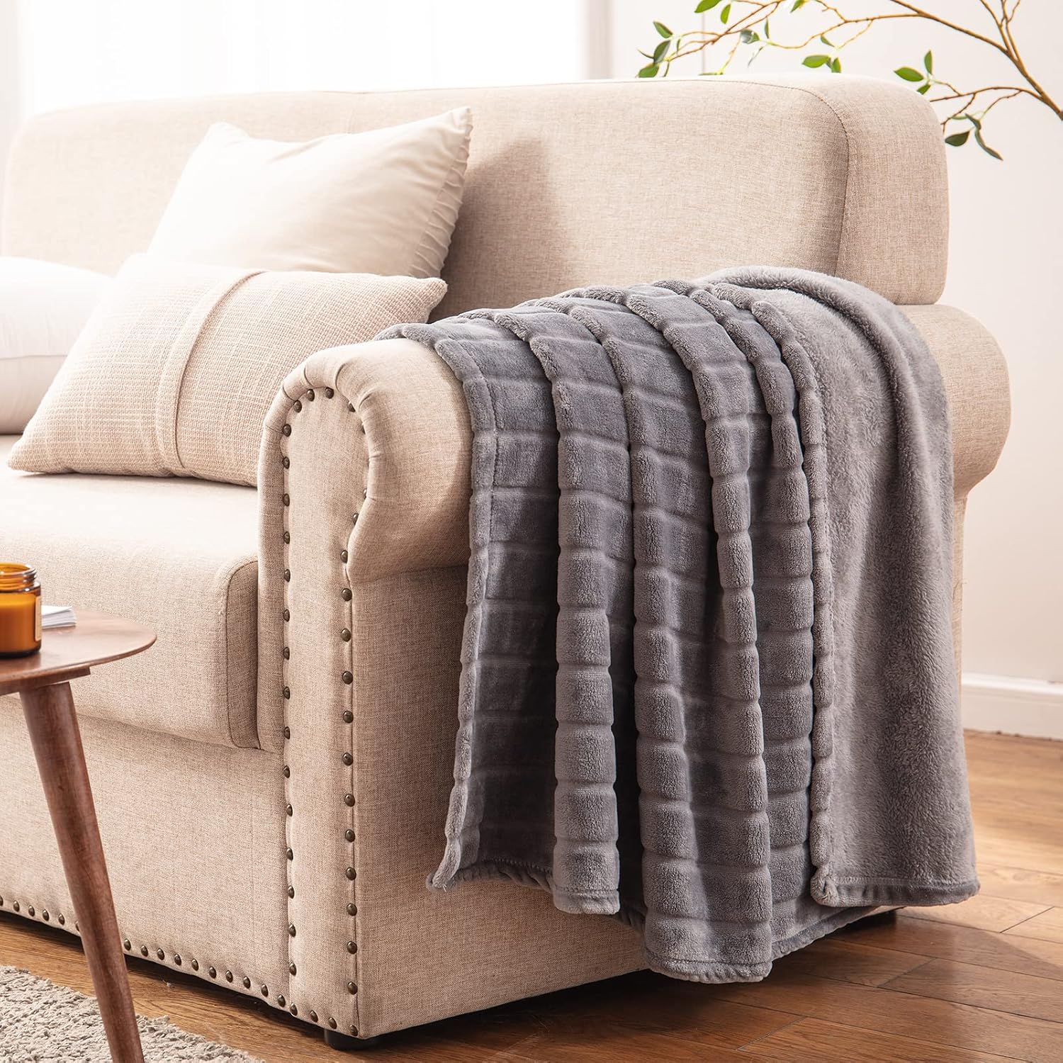 Bertte – Manta afelpada supersuave, ligera y acogedora, de 330GSM con patrón de rayas para cama o sofá, tamaño king 102 x 90pulgadas, color gris