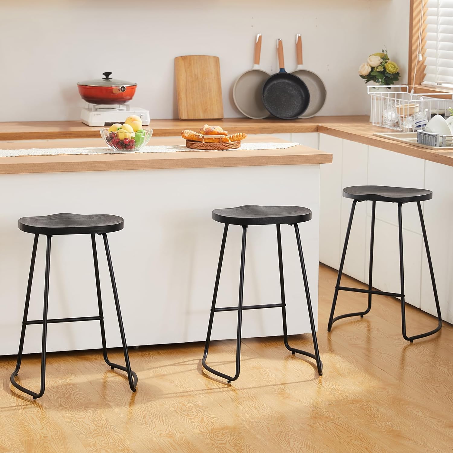 HeuGah Juego de 3 taburetes de bar, taburetes de bar con asiento de silla de montar, taburete de bar sin respaldo de 26 pulgadas para isla de